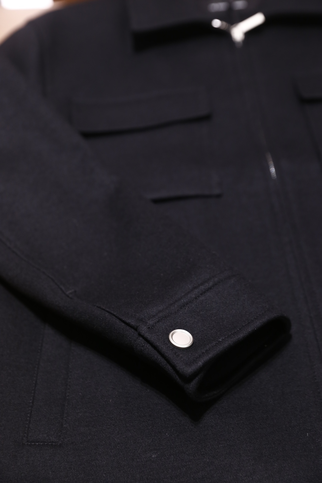 🔥杰尼*/Ze*na.2025秋冬新款！时尚男士黑色翻领夹克，采用了经典的翻领设计，线条利落，兼具休闲与