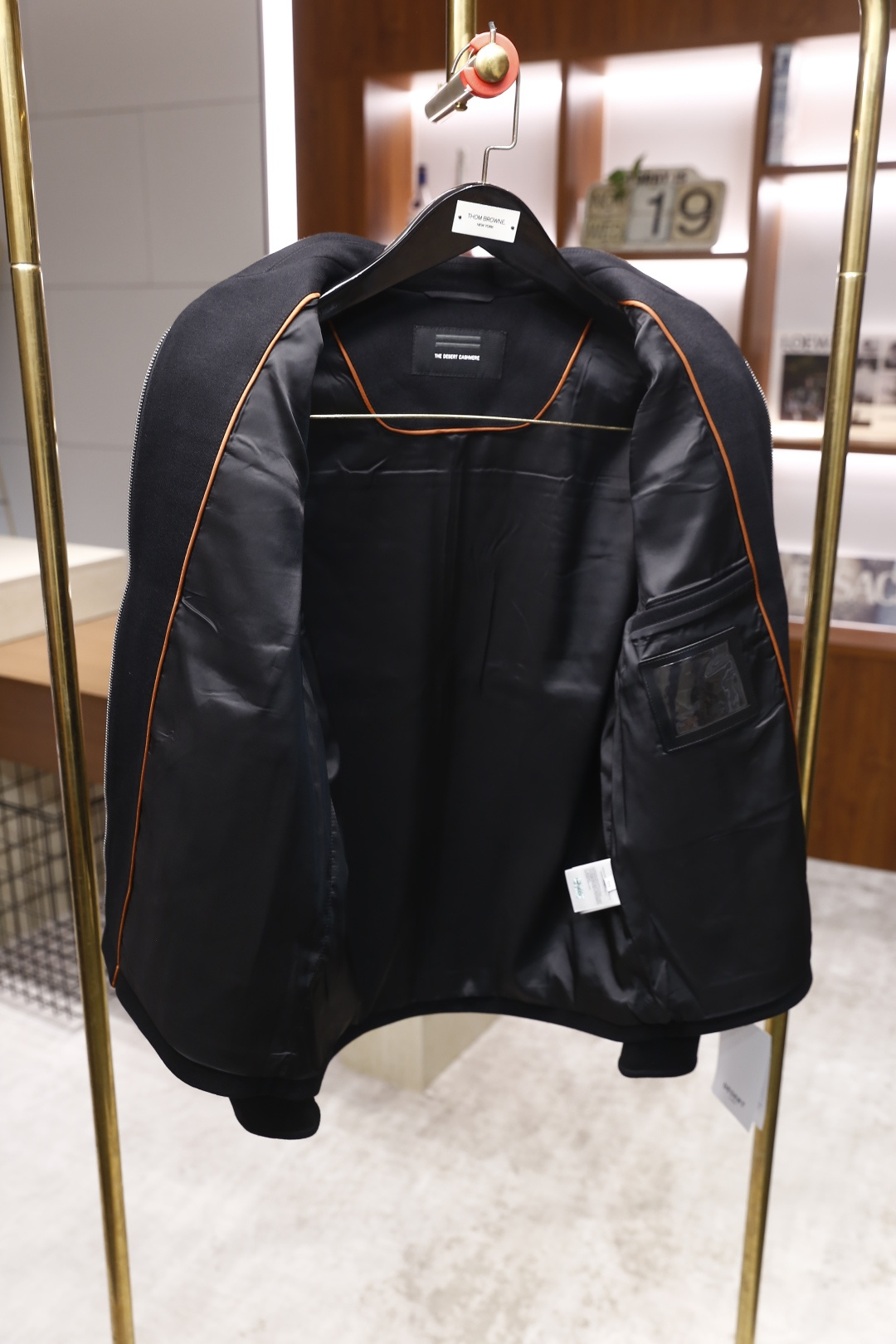 🔥杰尼*/Ze*na.2025秋冬新款！时尚男士黑色翻领夹克，采用了经典的翻领设计，线条利落，兼具休闲与