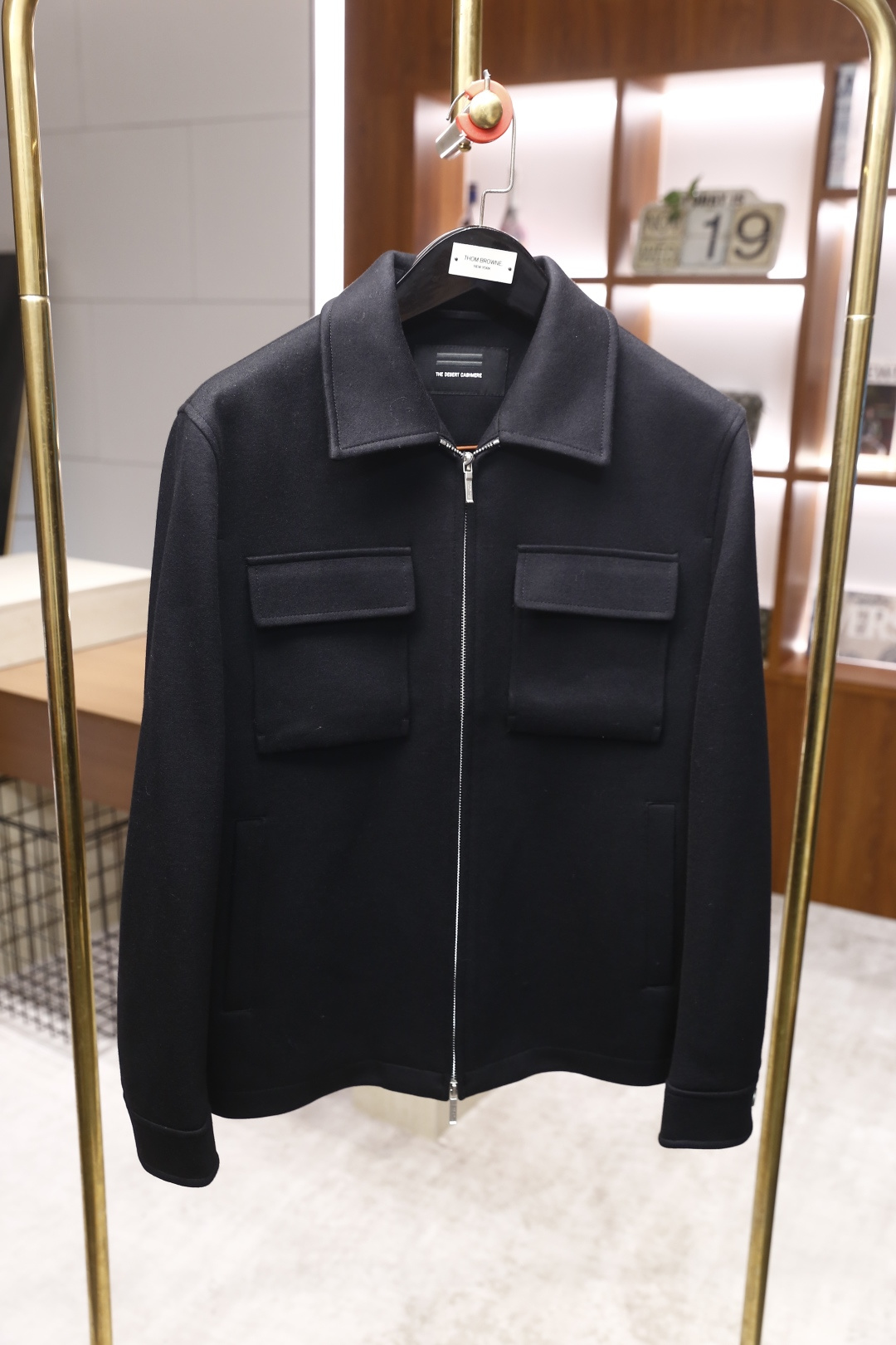 🔥杰尼*/Ze*na.2025秋冬新款！时尚男士黑色翻领夹克，采用了经典的翻领设计，线条利落，兼具休闲与