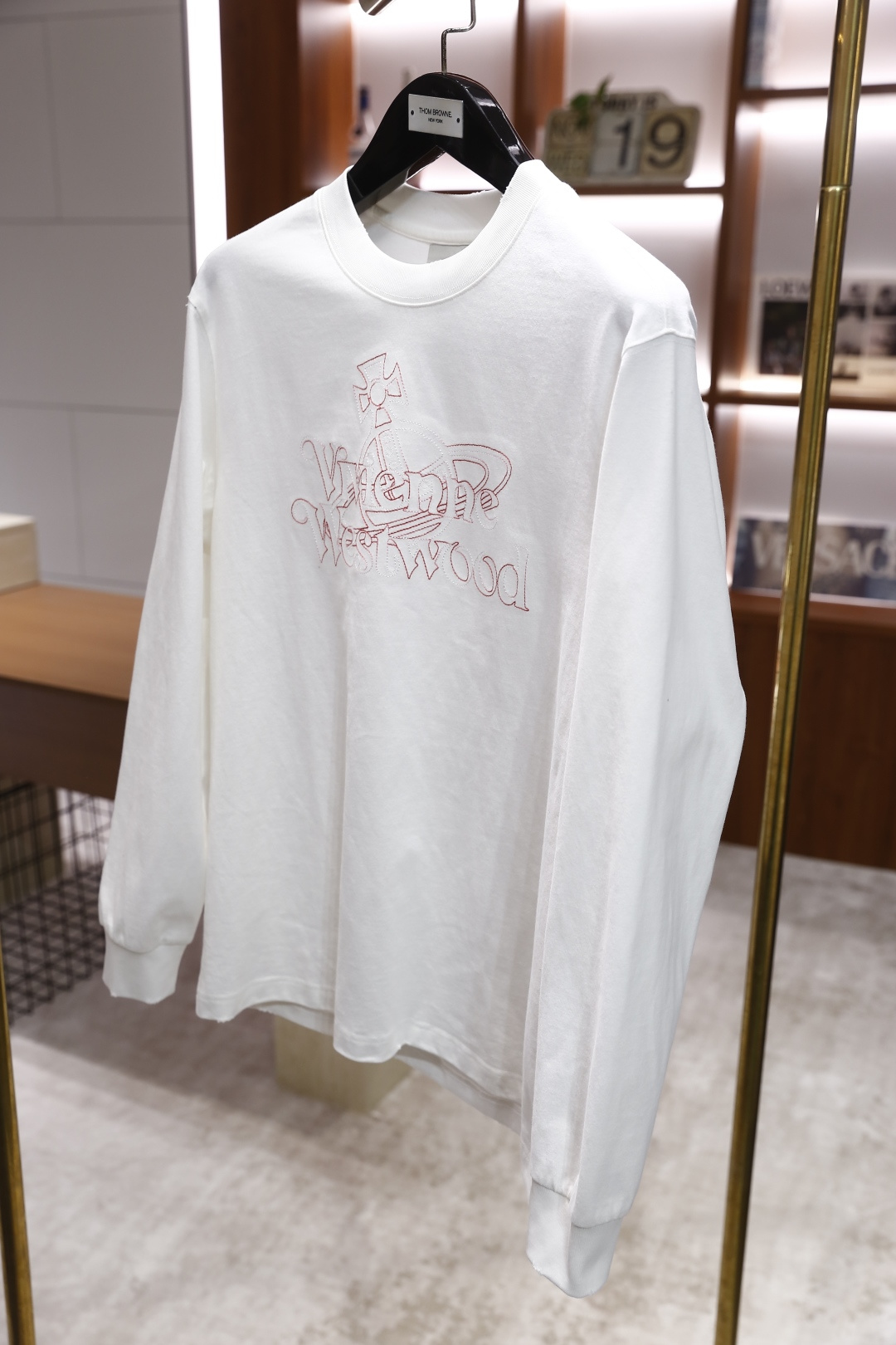 🔥西太后.2025秋冬新款男士长袖卫衣🆕经典圆领设计！采用舒适保暖纯棉面料！上身百搭👍胸前奢华经典字母L