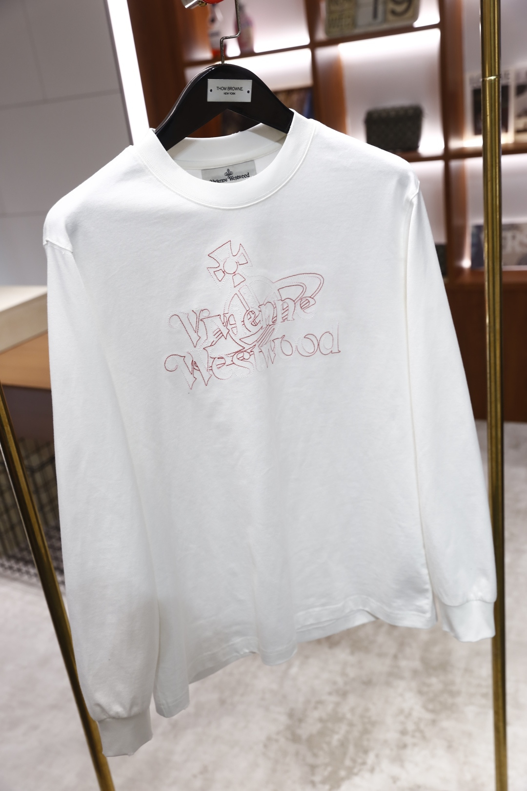 🔥西太后.2025秋冬新款男士长袖卫衣🆕经典圆领设计！采用舒适保暖纯棉面料！上身百搭👍胸前奢华经典字母L