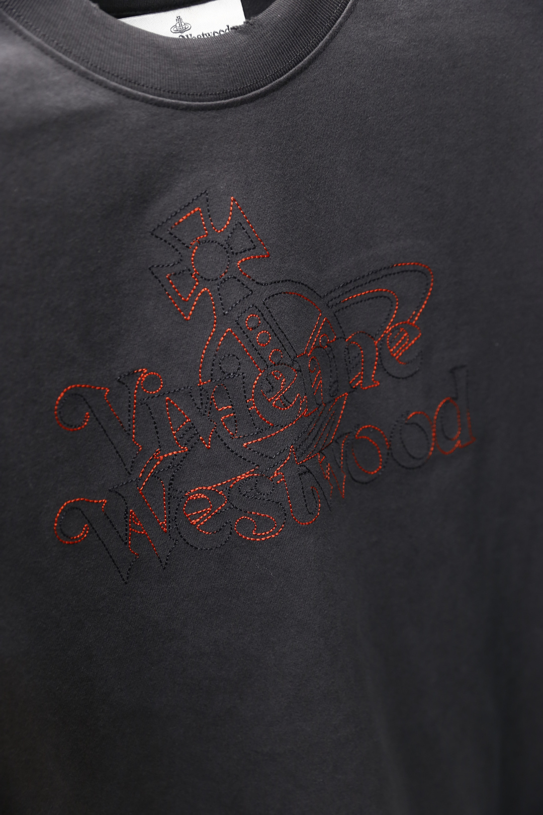 🔥西太后.2025秋冬新款男士长袖卫衣🆕经典圆领设计！采用舒适保暖纯棉面料！上身百搭👍胸前奢华经典字母L