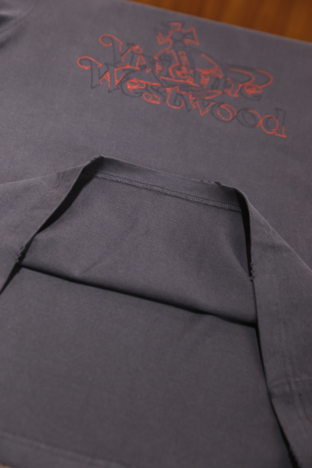 🔥西太后.2025秋冬新款男士长袖卫衣🆕经典圆领设计！采用舒适保暖纯棉面料！上身百搭👍胸前奢华经典字母L