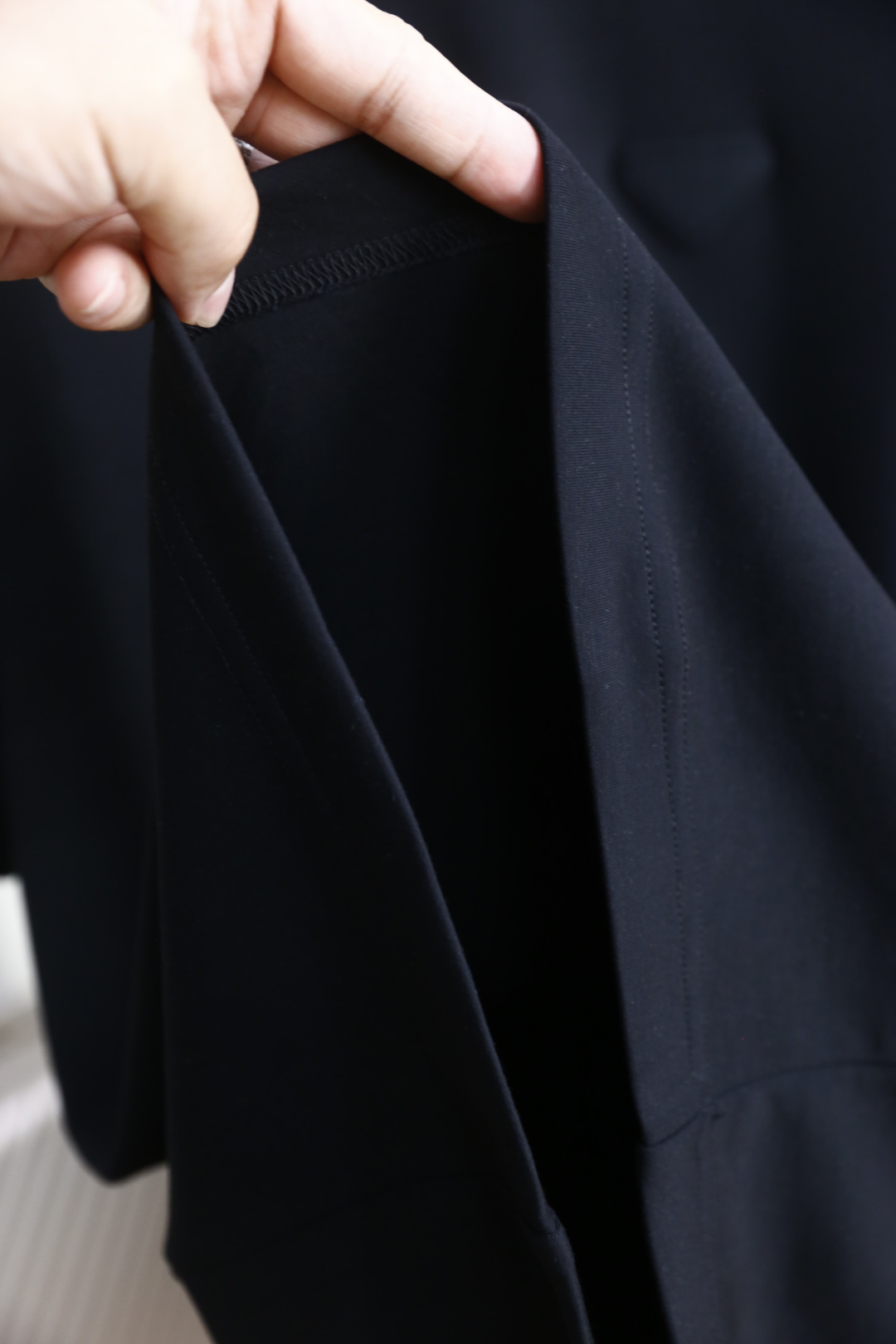 🔥普拉*/Pr*da.2025秋季新款🆕时尚男士圆领短袖打底衫！胸前奢华经典品牌三角标LOGO设计！高级