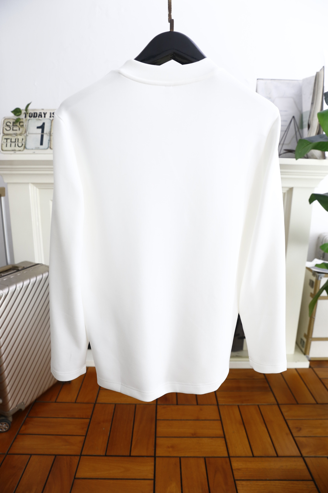 🔥lP🆕.2025秋季新款男士V领休闲长袖T恤！采用舒适保暖面料！品牌经典元素设计👍小V领设计的长袖T恤