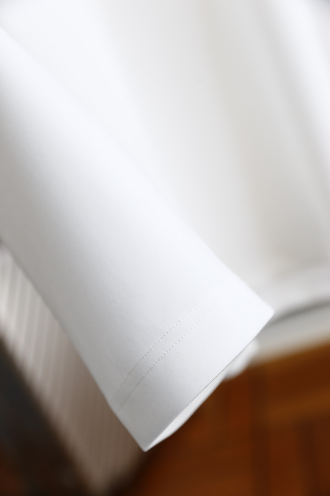 🔥lP🆕.2025秋季新款男士V领休闲长袖T恤！采用舒适保暖面料！品牌经典元素设计👍小V领设计的长袖T恤