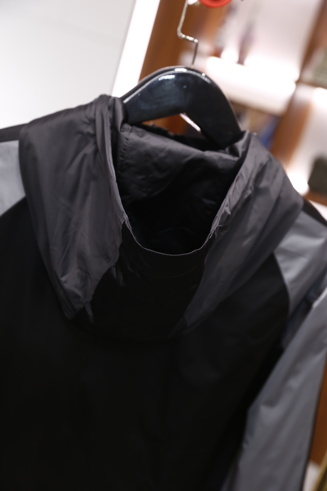 🔥lP🆕.2025秋冬新品！时尚男士拼色羽绒棉服👍奢华经典品牌LOGO设计 细节非常讲究 品味轻熟男最爱