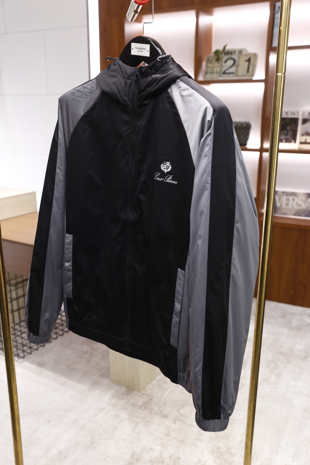 🔥lP🆕.2025秋冬新品！时尚男士拼色羽绒棉服👍奢华经典品牌LOGO设计 细节非常讲究 品味轻熟男最爱