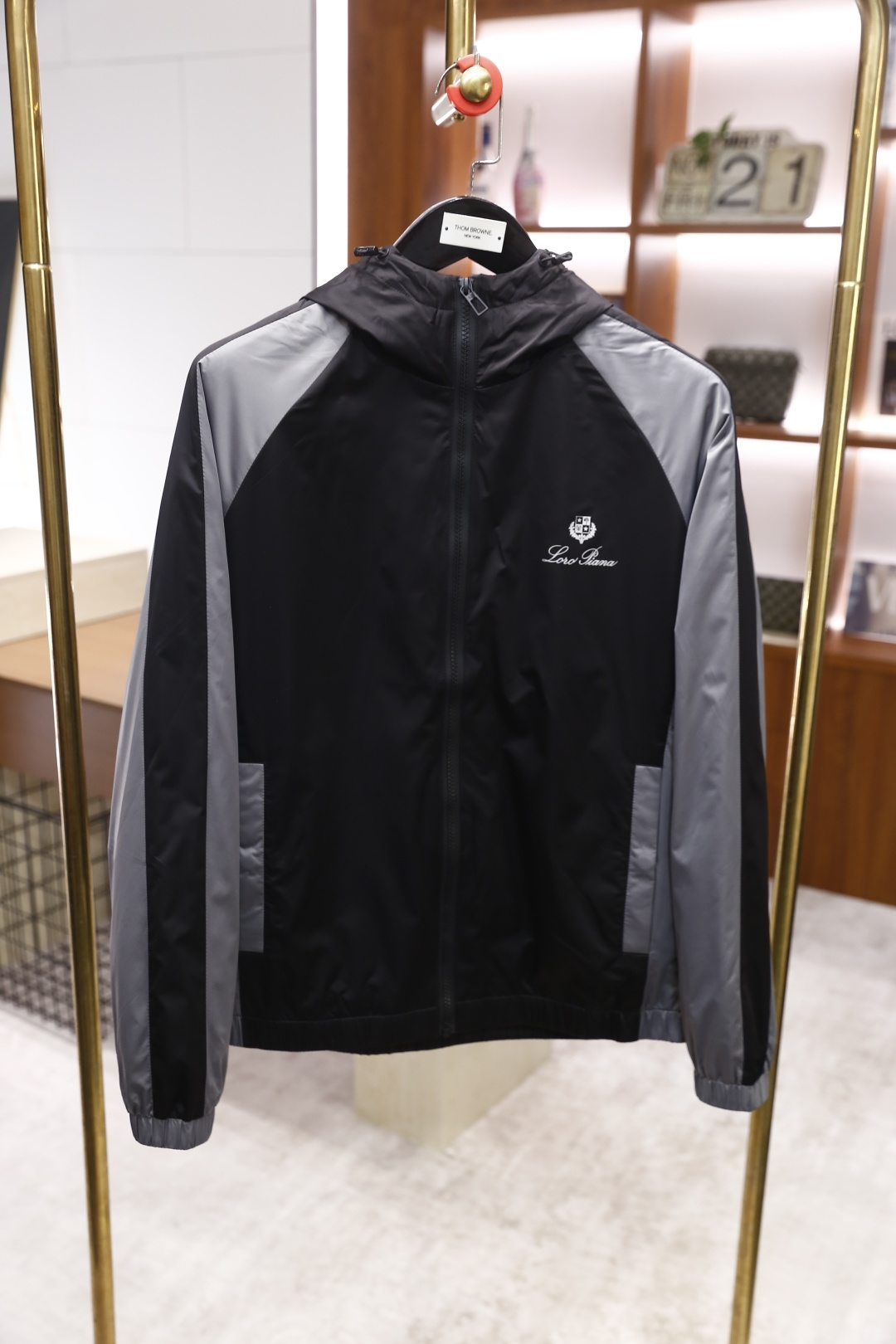 🔥lP🆕.2025秋冬新品！时尚男士拼色羽绒棉服👍奢华经典品牌LOGO设计 细节非常讲究 品味轻熟男最爱