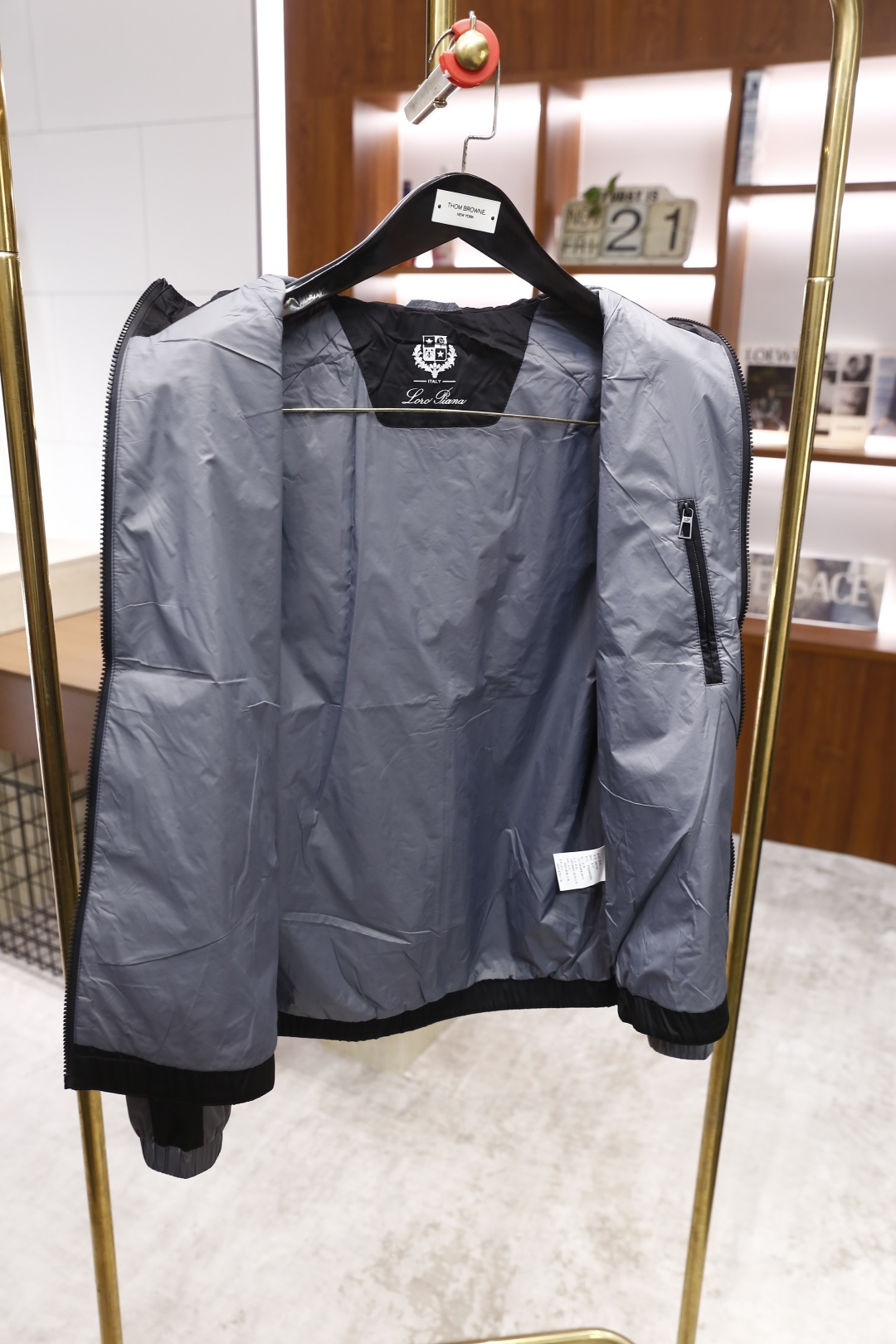 🔥lP🆕.2025秋冬新品！时尚男士拼色羽绒棉服👍奢华经典品牌LOGO设计 细节非常讲究 品味轻熟男最爱