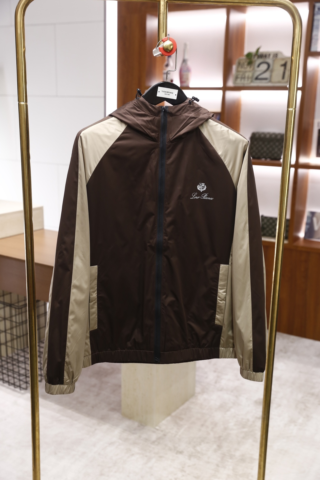 🔥lP🆕.2025秋冬新品！时尚男士拼色羽绒棉服👍奢华经典品牌LOGO设计 细节非常讲究 品味轻熟男最爱