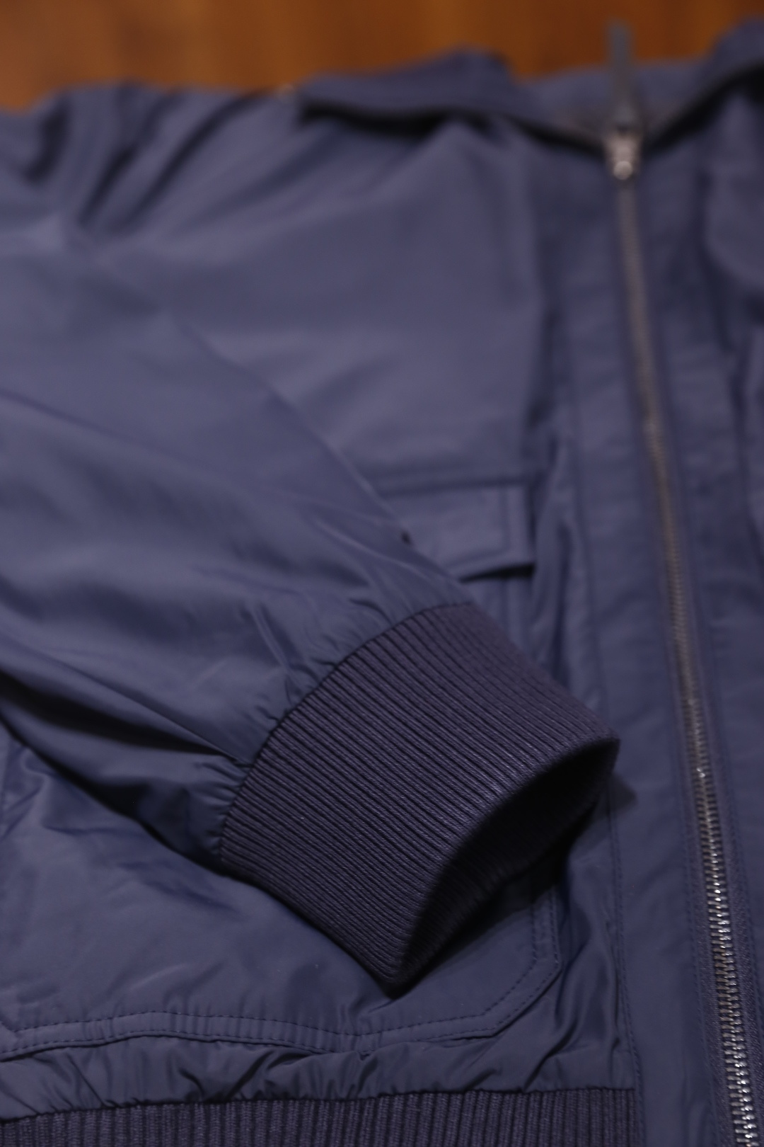 🔥lP🆕.25秋冬新款🆕时尚男士飞行员羽绒夹克，甄选高密度尼龙面料搭配优质羽绒填充，触感细腻丝滑且富有柔