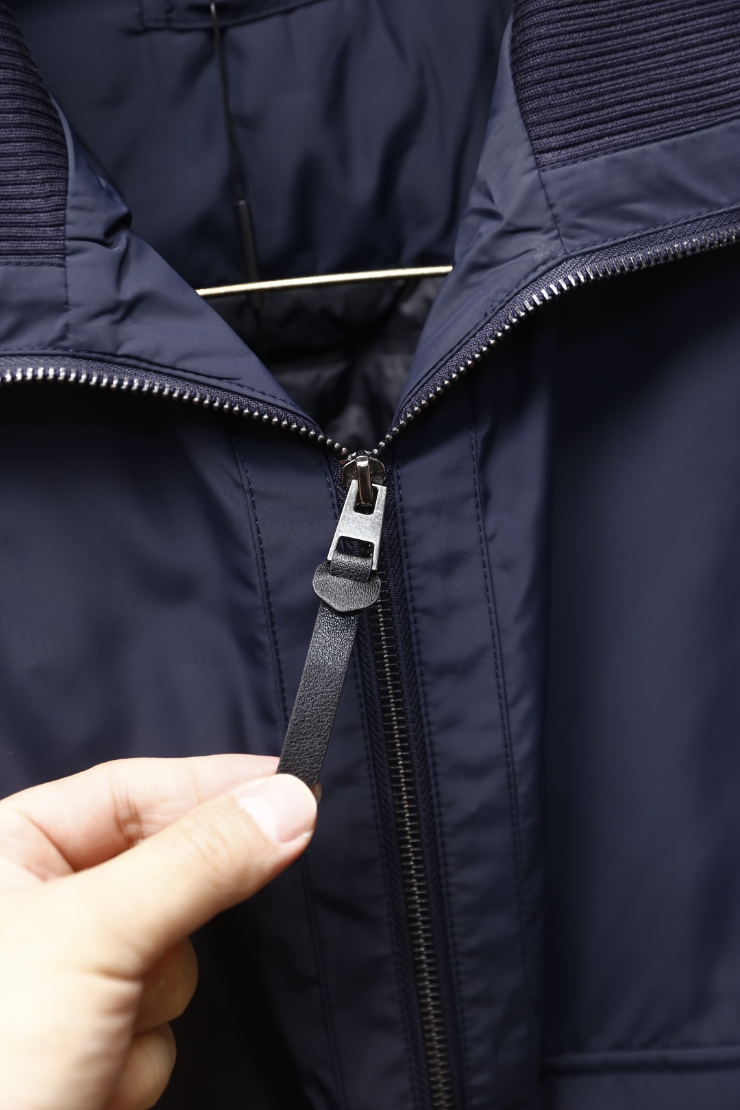 🔥lP🆕.25秋冬新款🆕时尚男士飞行员羽绒夹克，甄选高密度尼龙面料搭配优质羽绒填充，触感细腻丝滑且富有柔