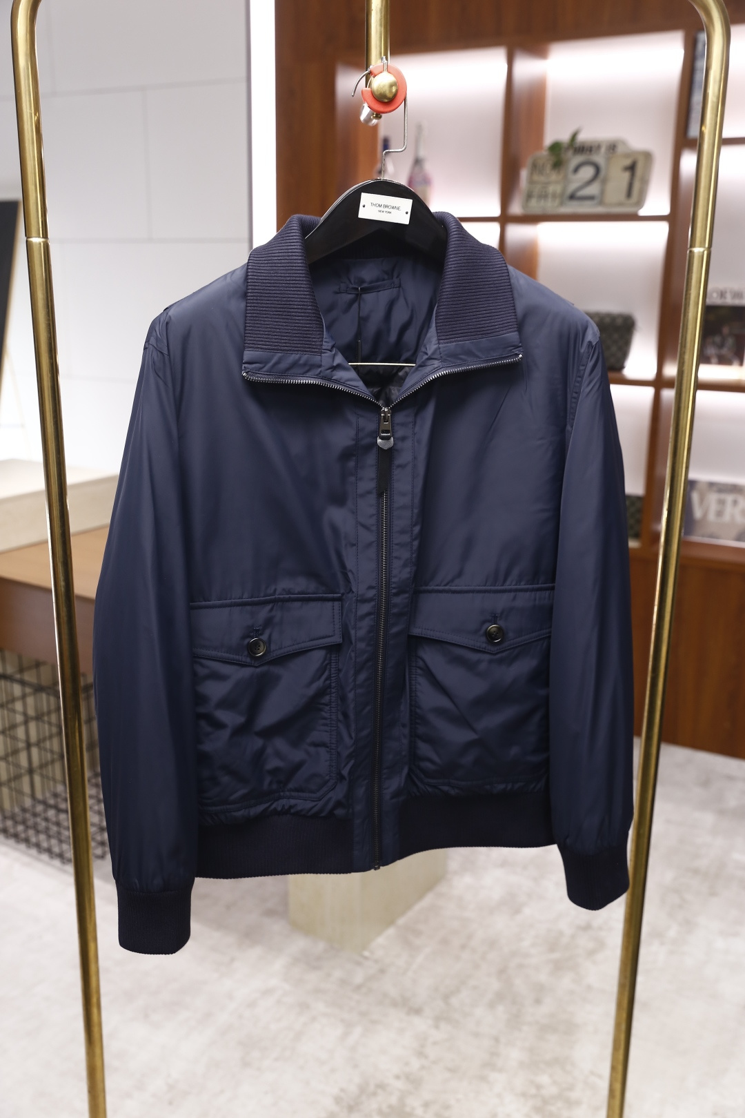 🔥lP🆕.25秋冬新款🆕时尚男士飞行员羽绒夹克，甄选高密度尼龙面料搭配优质羽绒填充，触感细腻丝滑且富有柔