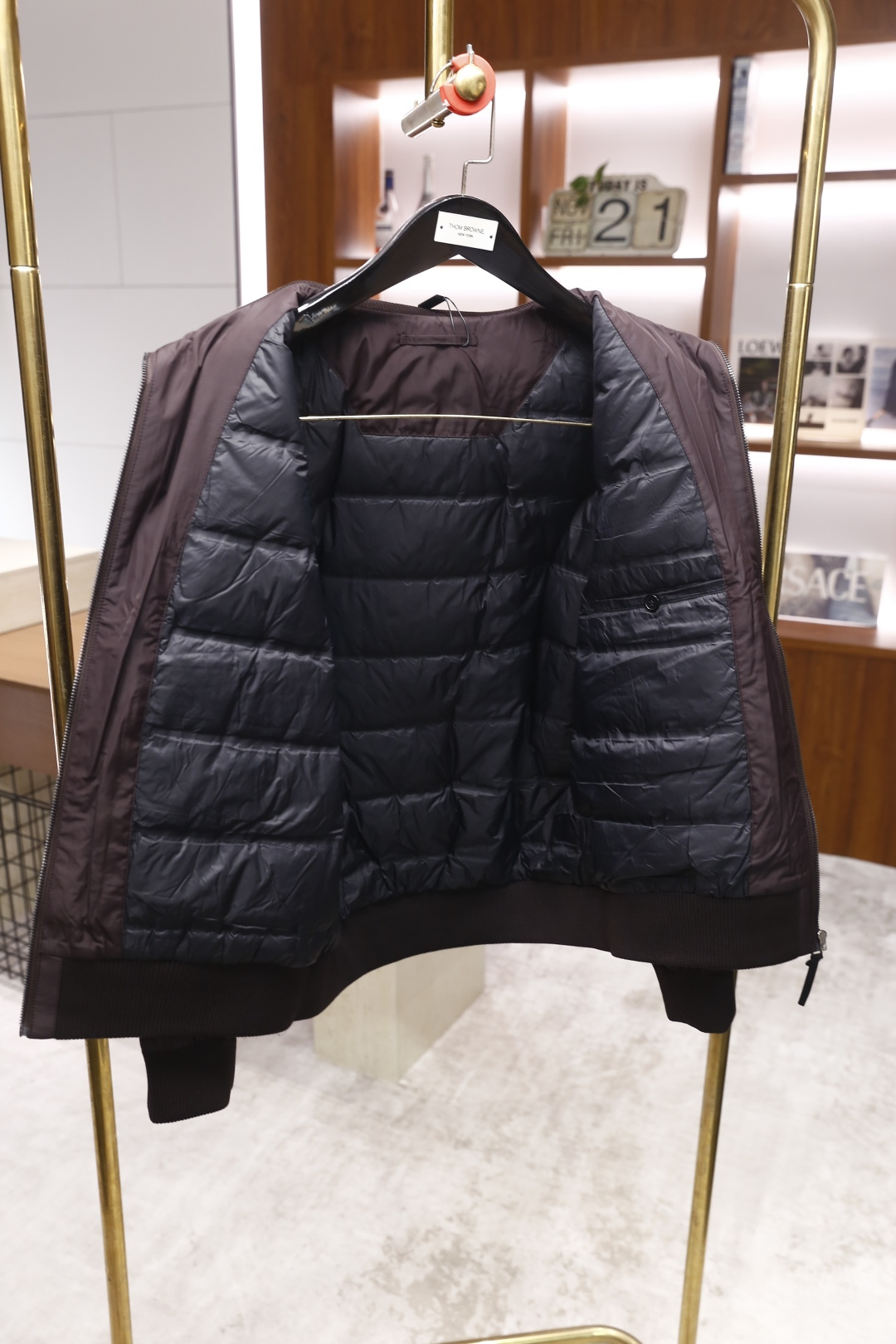 🔥lP🆕.25秋冬新款🆕时尚男士飞行员羽绒夹克，甄选高密度尼龙面料搭配优质羽绒填充，触感细腻丝滑且富有柔