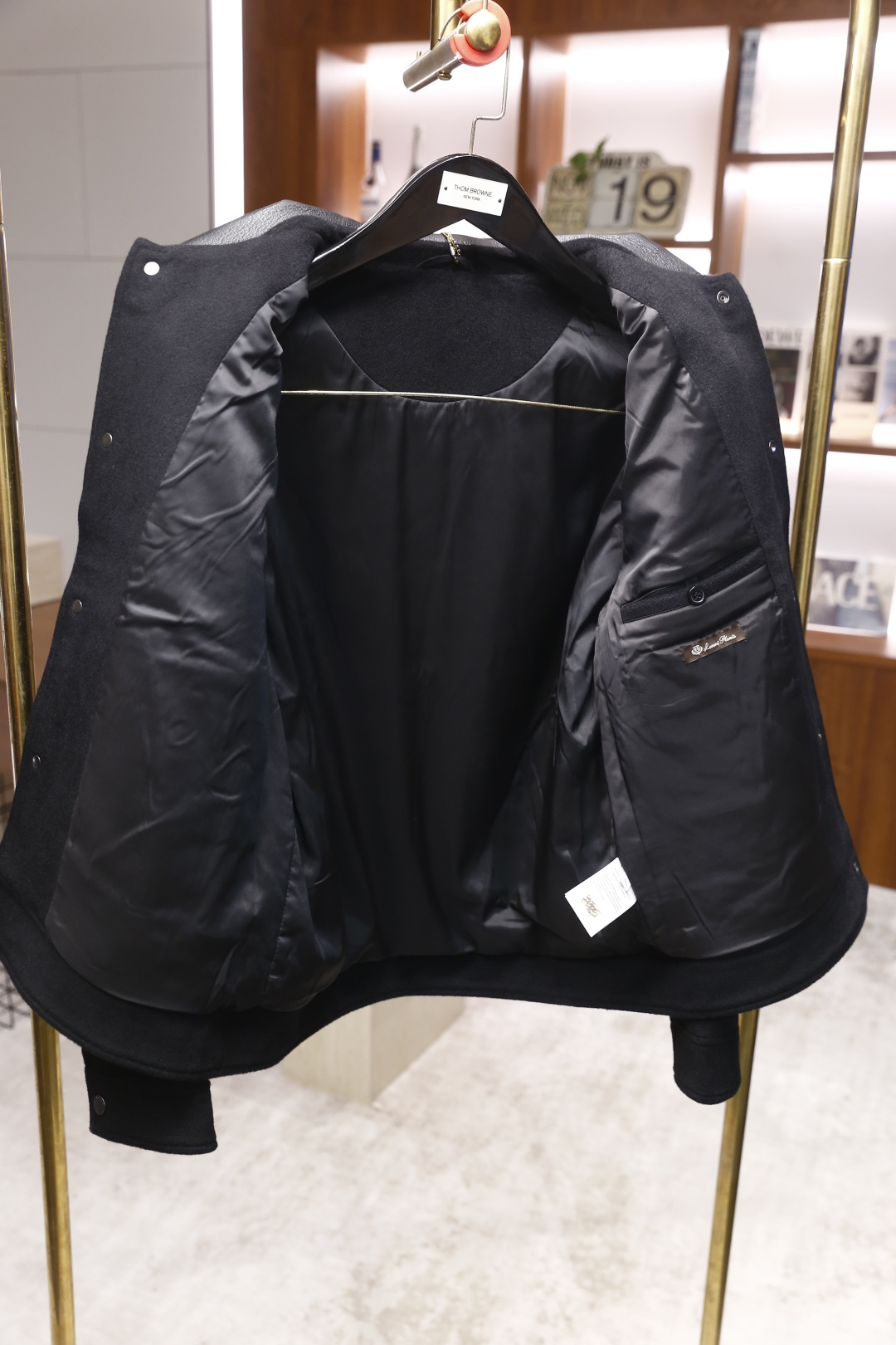 🔥lP🆕.25秋冬新款男士黑色羊绒外套👍采用舒适保暖羊绒面料！触感舒适且富有弹性，能很好地贴合身形，同时