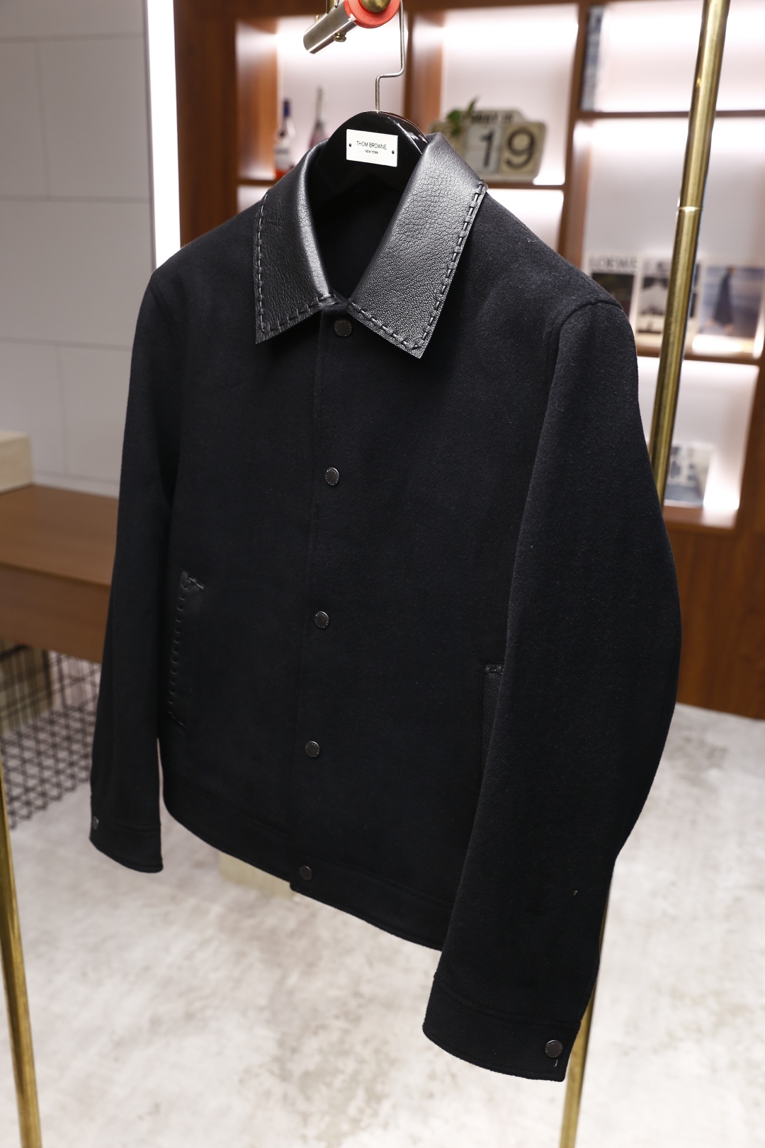 🔥lP🆕.25秋冬新款男士黑色羊绒外套👍采用舒适保暖羊绒面料！触感舒适且富有弹性，能很好地贴合身形，同时