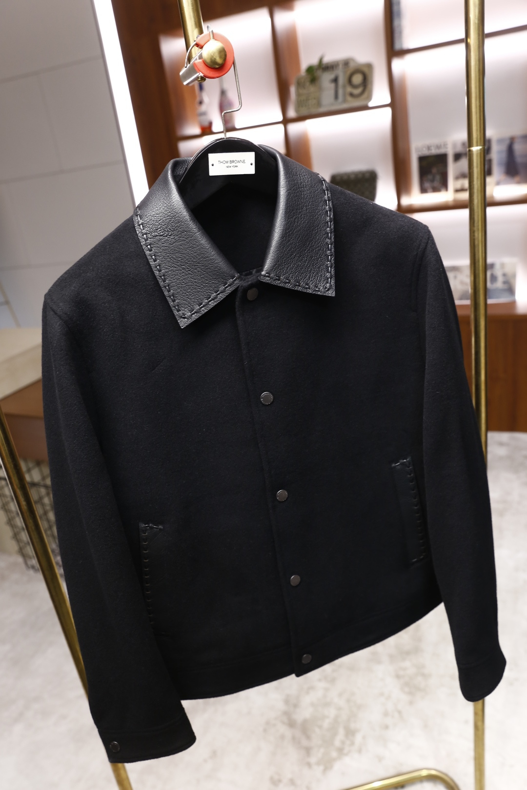 🔥lP🆕.25秋冬新款男士黑色羊绒外套👍采用舒适保暖羊绒面料！触感舒适且富有弹性，能很好地贴合身形，同时