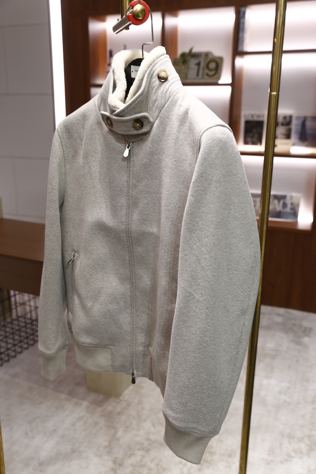 🔥lP🆕.25秋冬新款男士立领拉链夹克🆕采用柔软舒适保暖面料，触感舒适且富有弹性，能很好地贴合身形，同时