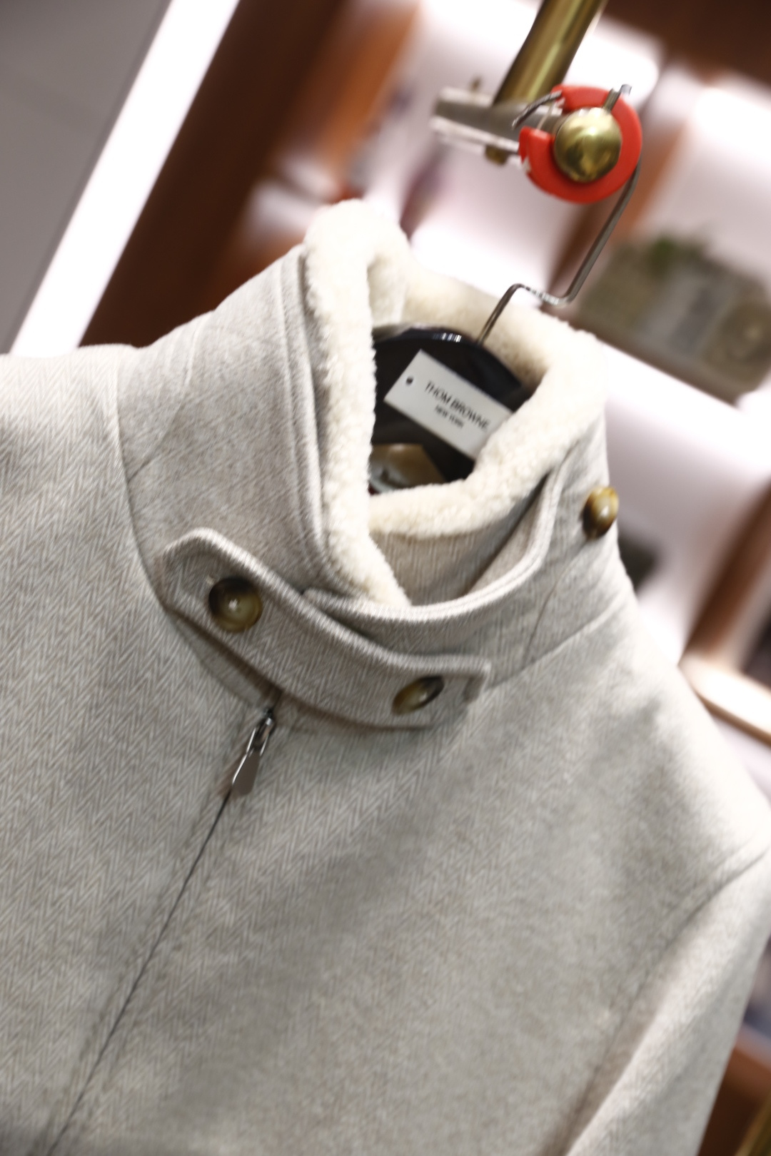 🔥lP🆕.25秋冬新款男士立领拉链夹克🆕采用柔软舒适保暖面料，触感舒适且富有弹性，能很好地贴合身形，同时