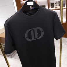 🔥迪奥/Christian D*or.2025秋冬新款🆕时尚男士圆领短袖T恤,采用柔软细腻的棉质面料,触 🔥迪奥/Christian D*or.2025秋冬新款🆕时尚男士圆领短袖T恤,采用柔软细腻的棉质面料,触