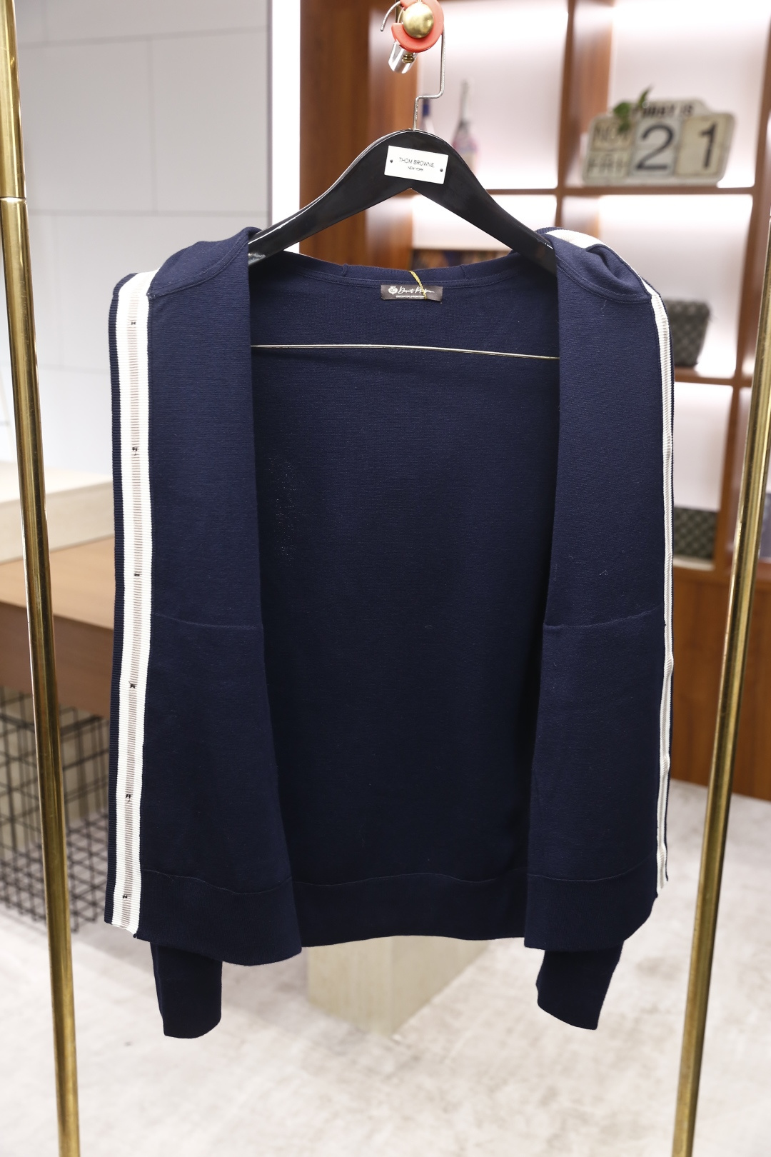 🔥lP🆕.25秋季新品😎时尚男士针织连帽开衫，采用柔软细腻的针织面料，触感舒适且富有弹性，能很好地贴合身