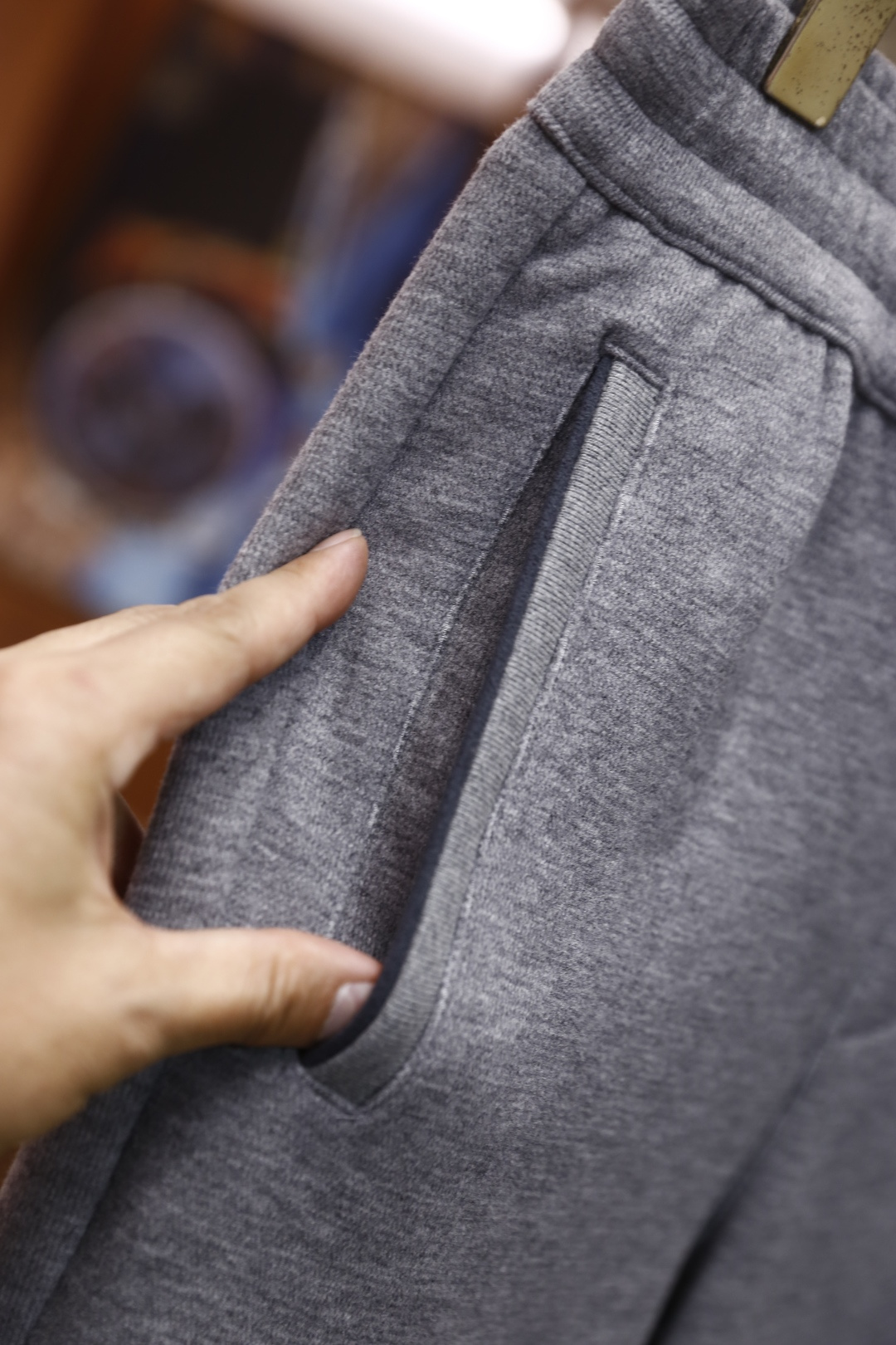 🔥普拉*/Pr*da.2025秋冬新款！时尚男士百搭抽绳休闲裤，采用了柔软舒适面料，触感细腻且富有弹性，