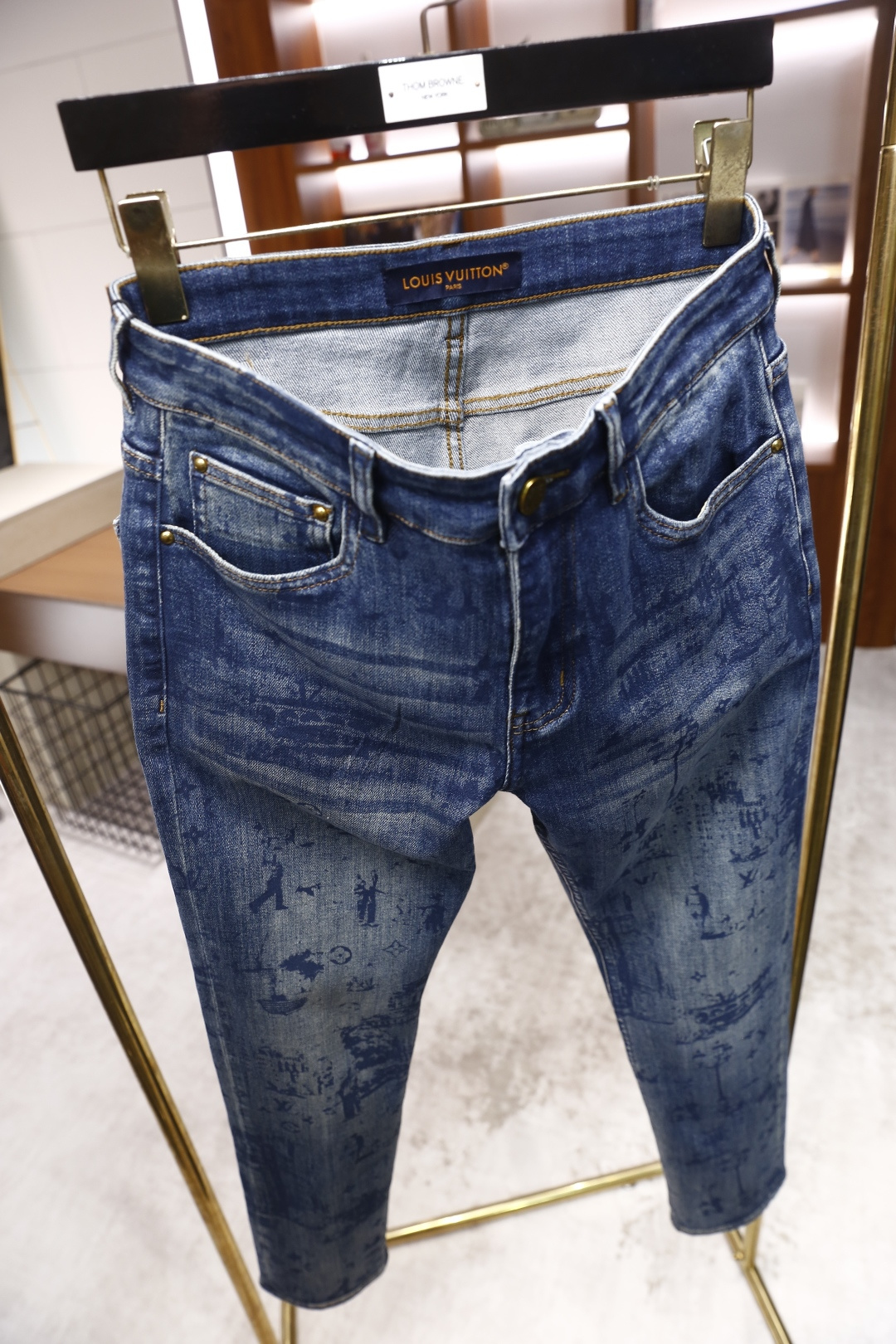 🔥路易威*/LV.25秋季新品时尚男士牛仔裤👖采用客供水洗弹力牛仔裤！奢华经典品牌Logo设计！时尚潮流