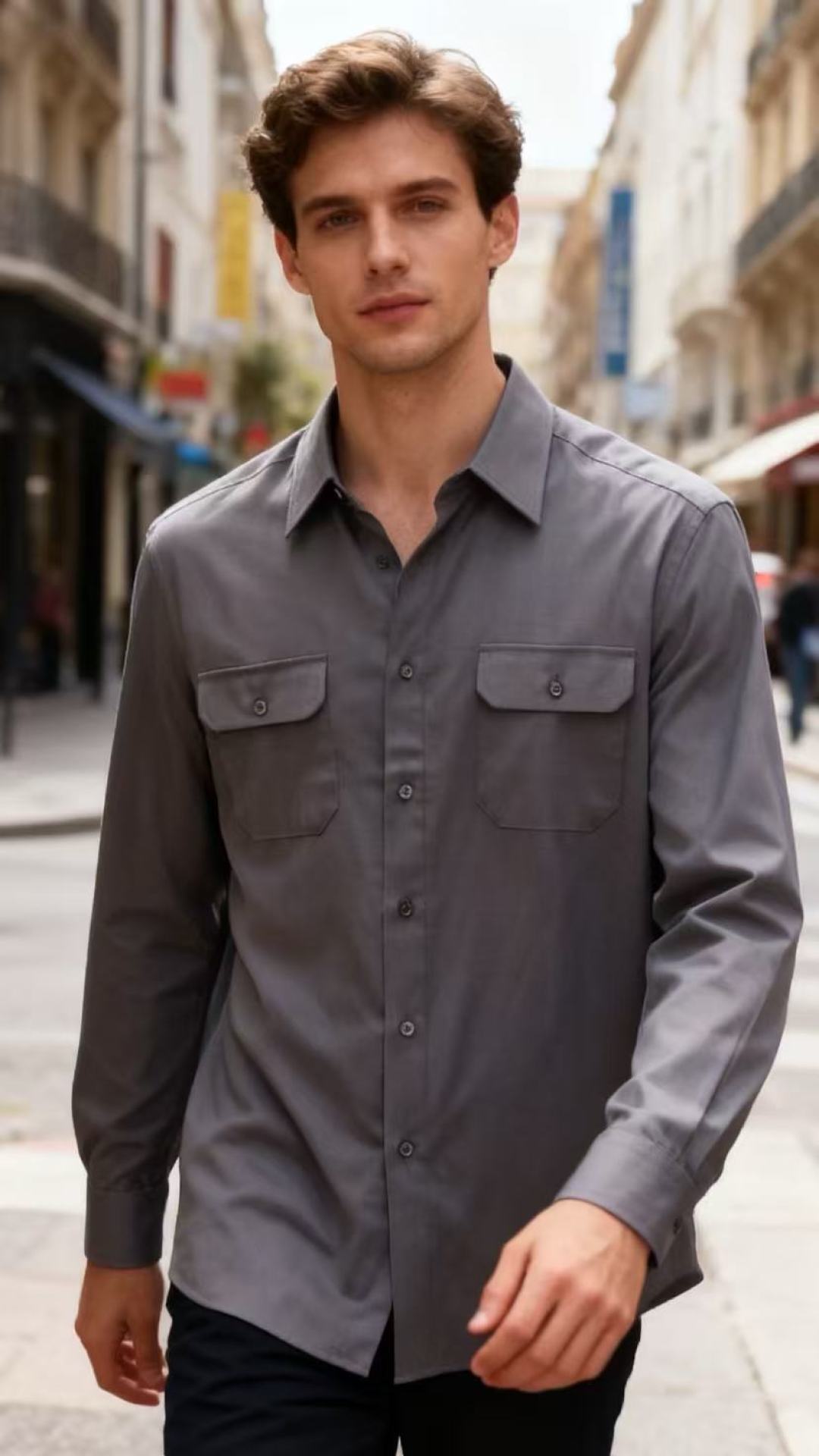 🔥BC.2025秋冬新款🆕时尚男士工装风衬衫，经典翻领设计配合单排纽扣开合，整体为直筒剪裁，上身宽松舒适