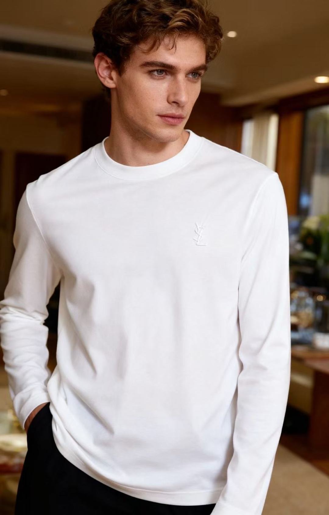 NO:643780,Yves Saint Laurent. New products for autumn!  Fashionable men's long-sleeved base layer shirt!  Made of comfortable and warm cotton fabric, the texture is smooth and smooth, and the style is simple and versatile!  Chest brand LOGO design!  It can be used as a basic inner layer, matched with a jacket, or worn alone to show a simple style. It is suitable for daily commuting, leisure travel and other scenarios. It is a practical basic item in men's wardrobe. Sizes M-4XL, half a size too small!  Ships next day!  ,,saint laurent,jackets & coats,alexander wang19860909圣罗兰. 秋季新品！时尚男士长袖打底衫！采用舒适保暖棉面料质感平整顺滑,风格偏向简约百搭！胸前品牌LOGO设计！可作为基础内搭,搭配外套、也可单穿展现简约风格,适用于日常通勤、休闲出行等多种场景,是男士衣橱中实用的基础单品.尺码M-4XL,偏小半码！隔天出货！,,saint laurent,jackets & coats,alexander wang,Men's clothing