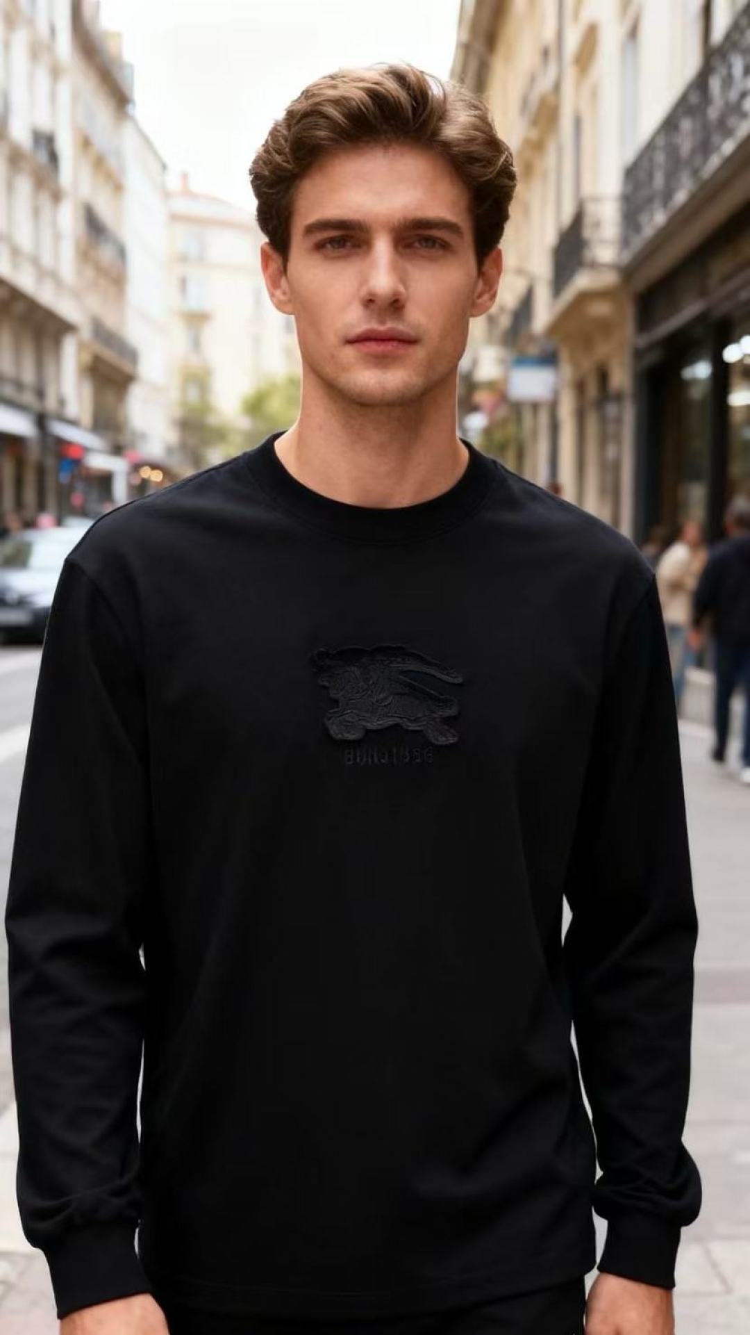 NO:626419,Burberry/Burb*rry. New autumn and winter men's long-sleeved sweatshirts with classic round neck design!  Made of comfortable and warm fabric!  The versatile upper body has a luxurious classic war horse logo pattern on the chest. The design style combines street style with high-end sense. It is suitable for daily casual wear and reflects the brand's integration of urban fashion based on outdoor genes. Sizes M-5XL, shipped the next day!  ,,burberry,burberry,hoodie,sweatshirts,alexander wang19860909巴宝丽/Burb*rry. 秋冬新款男士长袖卫衣经典圆领设计！采用舒适保暖面料！上身百搭胸前奢华经典战马Logo图案,设计风格街头感与高级感兼具,适合日常休闲穿搭,体现了品牌在户外基因基础上对都市时尚的融合.尺码M-5XL,隔天出货！,,burberry,burberry,hoodie,sweatshirts,alexander wang,Men's clothing