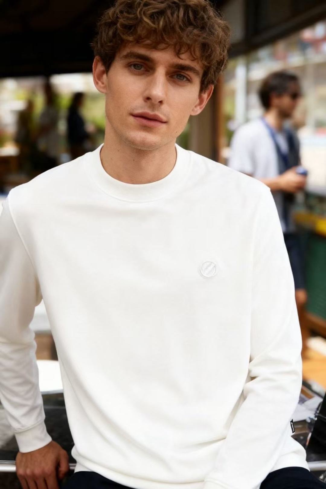 NO:621903,Jenny*/Ze*na. New products for autumn!  Fashionable men's long-sleeved base layer shirt!  Made of comfortable and warm cotton fabric, the texture is smooth and smooth, and the style is simple and versatile!  Chest brand LOGO design!  It can be used as a basic inner layer, matched with a jacket, or worn alone to show a simple style. It is suitable for daily commuting, leisure travel and other scenarios. It is a practical basic item in men's wardrobe. Sizes M-3XL, shipped the next day!  ,,zegna,jackets & coats,alexander wang19860909杰尼*/Ze*na. 秋季新品！时尚男士长袖打底衫！采用舒适保暖棉面料质感平整顺滑,风格偏向简约百搭！胸前品牌LOGO设计！可作为基础内搭,搭配外套、也可单穿展现简约风格,适用于日常通勤、休闲出行等多种场景,是男士衣橱中实用的基础单品.尺码M-3XL,隔天出货！,,zegna,jackets & coats,alexander wang,Men's clothing