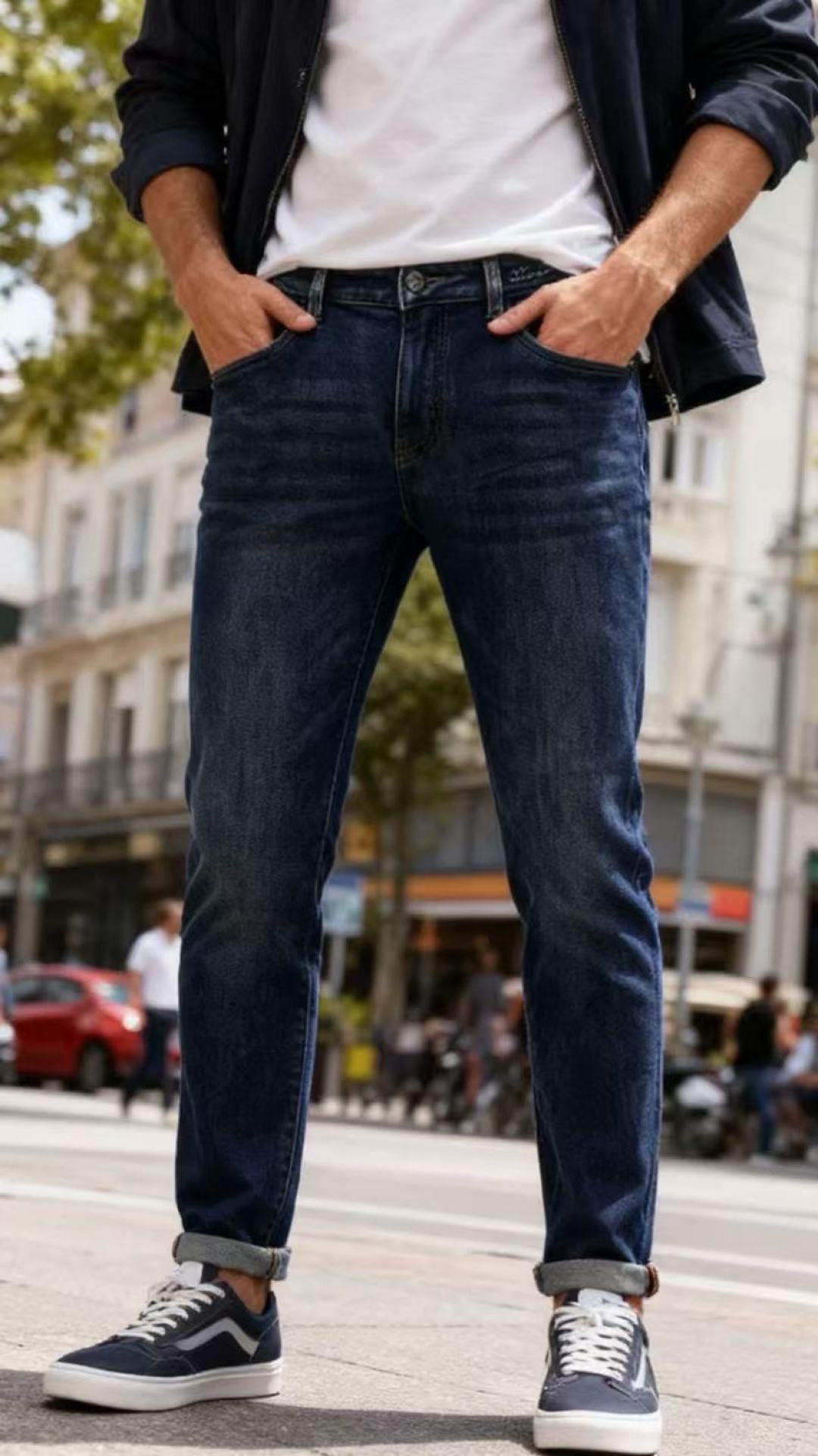NO:626404,LP. 25 new autumn and winter fashionable dark blue men's washed jeans, using distressed gradient technology to create a retro texture, with brand LOGO details on the waistband. The version is slim and slightly tapered, with classic hardware buttons and multi-pocket design. The trouser legs can be folded to reveal the contrasting material inside. The style is simple and casual, suitable for daily commuting, light retro wear and other scenarios. It is a basic item with both texture and practicality!  Sizes 29-38, 35 available!  Ships next day!  ,,loro piana,jeans,alexander wang19860909LP. 25秋冬新款时尚深蓝色男士水洗牛仔裤,采用做旧渐变工艺打造复古质感,裤腰处带有品牌LOGO标识细节,版型为修身微锥型,搭配经典五金纽扣与多口袋设计,裤脚可翻折露出内里撞色材质,风格偏向简约休闲,适配日常通勤、轻复古穿搭等多场景,是兼具质感与实用性的基础单品！尺码29-38,有35！隔天出货！,,loro piana,jeans,alexander wang,Men's clothing