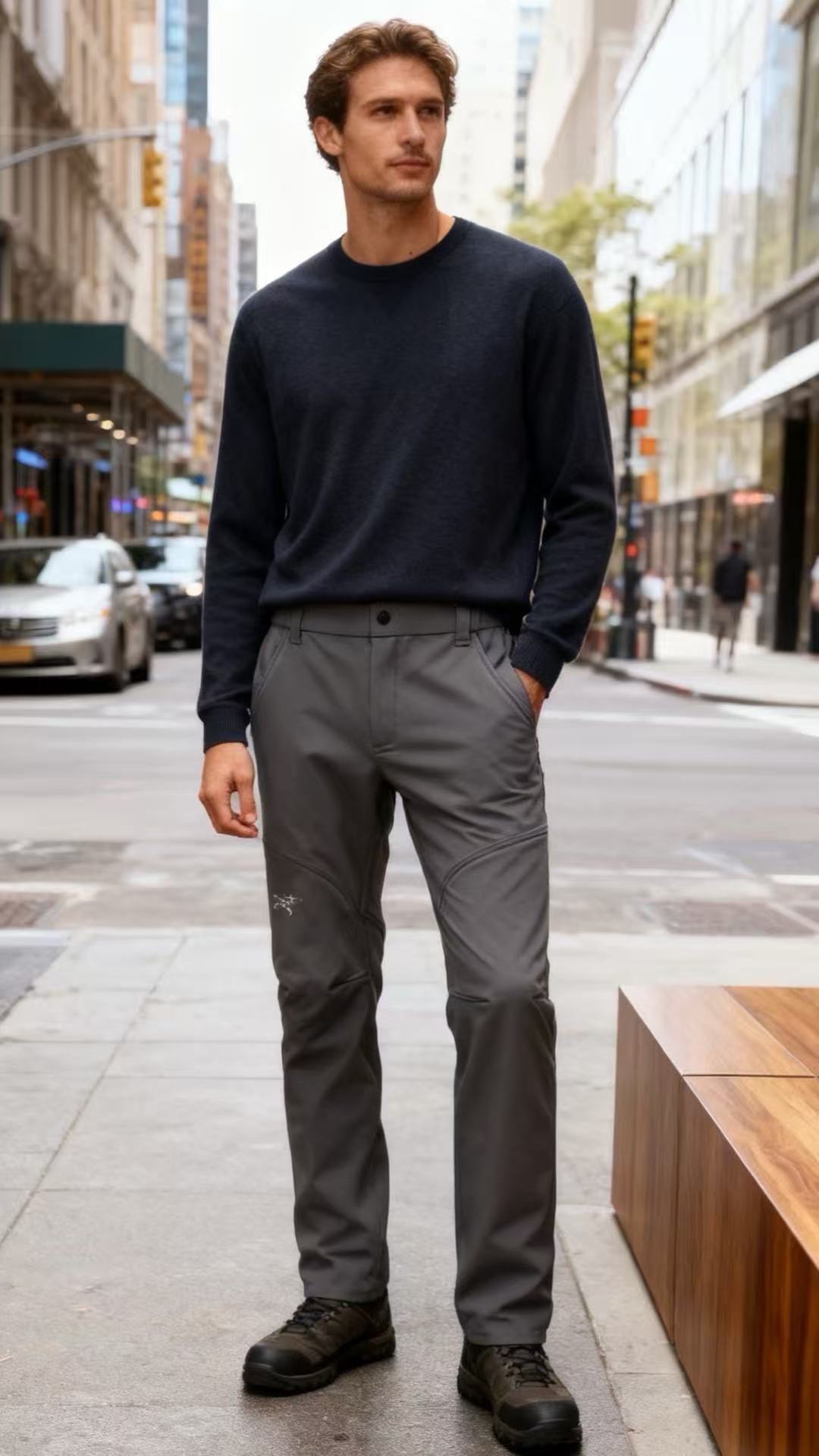 NO:643798,Archaeopteryx/ARC'TERYX.  25 new autumn and winter fashionable men's trendy and versatile functional soft-shell trousers, made of the brand's iconic soft-shell Gary velvet fabric, with windproof, water-repellent, wear-resistant outdoor performance and elasticity, comfortable and unrestricted to wear; the overall shape is a straight version, the trousers are spliced and cut, the lines are neat and can modify the leg shape, the waistband is a classic button + trouser tab design, the left trouser leg has the brand's iconic logo, the trousers have no unnecessary decoration, the simplicity and atmosphere fit the functional style design concept!  A must-have item for trendy men!  Sizes 48-56, shipped next day!  ,arc'teryx,alexander wang19860909始祖鸟/ARC'TERYX. 25秋冬新款时尚男士潮流百搭机能软壳长裤,采用品牌标志性的软壳加里绒面料,具备防风、防泼水、耐磨的户外性能且带有弹性,穿着舒适无束缚；整体为直筒版型,裤身采用拼接剪裁工艺,线条利落能修饰腿型,腰头是经典的纽扣+裤袢设计,左侧裤腿处有品牌标志性的logo,裤身无多余装饰,简约大气契合机能风设计理念！潮男必备单品！尺码48-56,隔天出货！,arc'teryx,alexander wang,Men's clothing