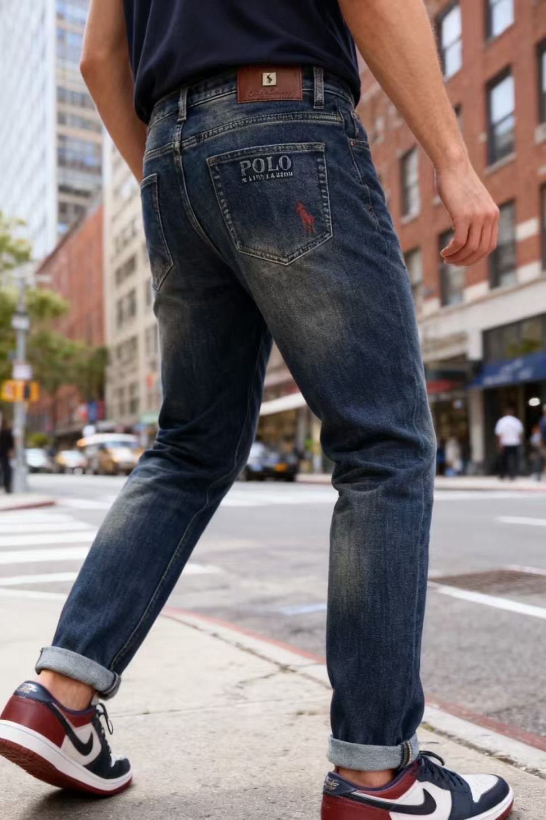 NO:648492,Paul. Autumn new original high-end men's jeans!  Luxurious classic brand LOGO accessories are very comfortable to wear, low-key yet luxurious, and look very classy. Needless to say, the style and cut of the pants. The upper body is exquisite and high-end, made of top-quality materials. The real denim is made of high-end top-quality washed denim fabrics. The quality is outstanding. After heavy washing, the pants are very soft!  Don't be picky, the upper body is absolutely stylish and extremely luxurious. Available in counter sizes 29-38, shipped the next day!  ,,jeans,alexander wang19860909保罗. 秋季新品原单高端男士牛仔裤！奢华经典品牌LOGO配饰 身穿着非常舒适 低调不失奢华 穿出去非常有档次 裤型款式和裁剪亦无需多言 上身精致跃然高档一等一顶级质料 真正殿堂级的牛仔布选用 高档顶级洗水牛仔面料,品质卓然,经过重水洗使得裤子很柔软！不挑人 上身绝对的有型 极度奢华. 专柜尺码29-38,隔天出货！,,jeans,alexander wang,Men's clothing