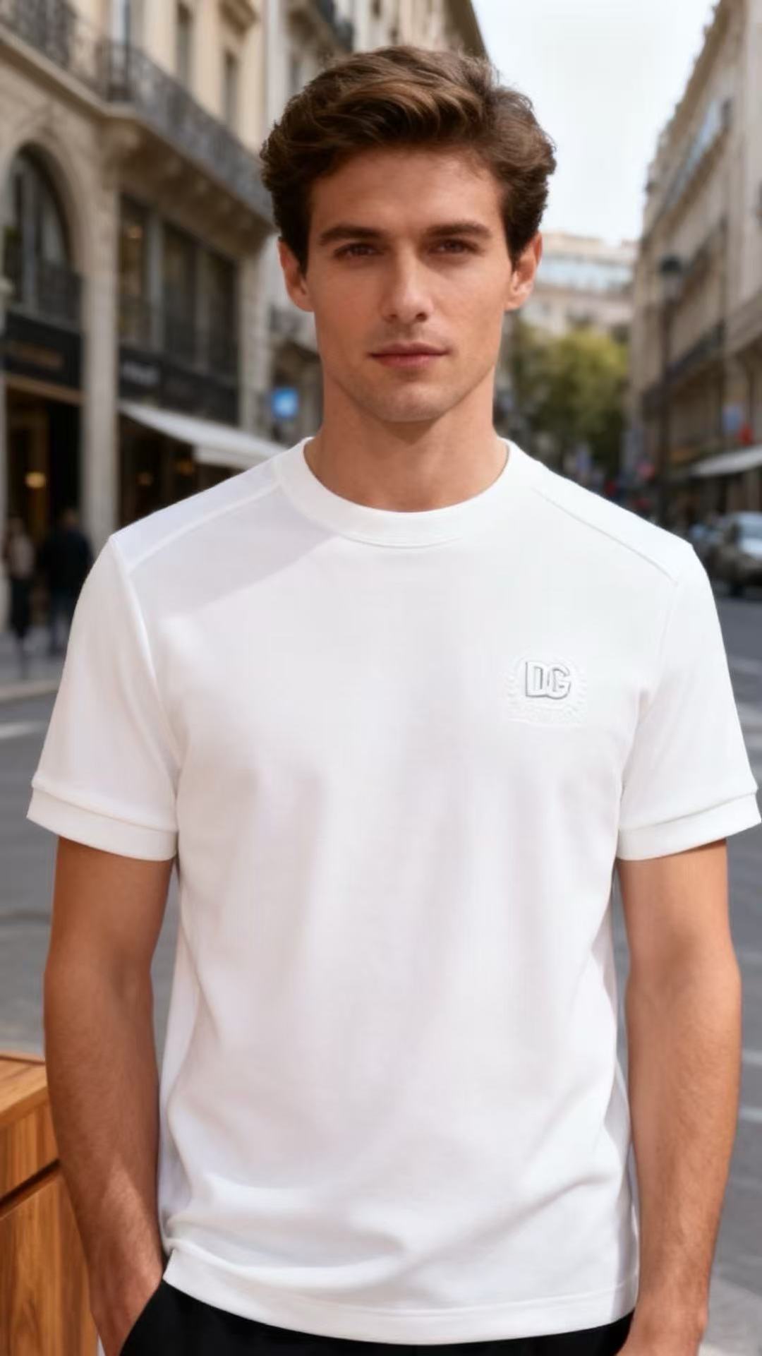 NO:656224,Dolce & Gabbana. 25 new autumn fashion men's round neck short-sleeved luxury classic brand letter LOGO logo on the chest, you can feel the youth and fashion brought by this design!  The overall style is fashionable and trendy, and it is made of comfortable modal cotton fabric that is soft and skin-friendly!  It also has a nice crisp and drapey upper body with fashionable and trendy colors, a must-have item for trendy men!  Counter sizes M-3XL, shipped the next day!  ,,Dolce&Gabbana,Dolce&Gabbana,T-shirt,alexander wang19860909杜嘉班纳/Dolce & Gabbana. 25秋季新款时尚男士圆领短袖胸前奢华经典品牌字母LOGO标识标注上身就能体会这款设计带来的年轻与时尚感！整体时尚而有潮流,采用舒适莫代尔棉面料 柔软亲肤！又有很好的挺括 垂感 上身时尚潮流色系,潮男必备单品！专柜尺码M-3XL,隔天出货！,,Dolce&Gabbana,Dolce&Gabbana,T-shirt,alexander wang,Men's clothing