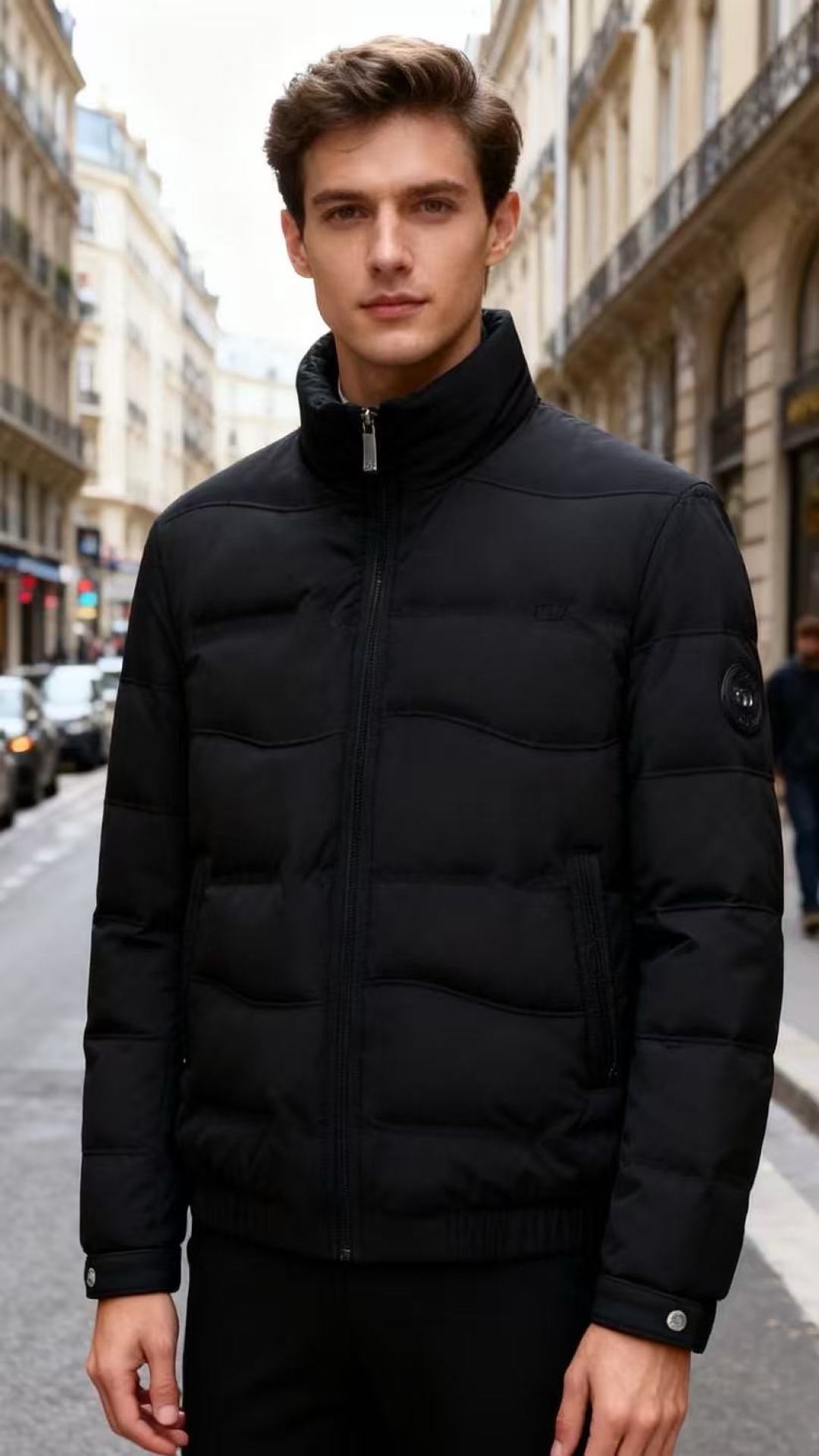 NO:656189,Dior.  The new autumn and winter men's stand-up collar down jacket is a short and slim fit. The main body is made of matte windproof fabric. The horizontal quilting process allows the down filling to be evenly distributed, ensuring warmth and avoiding bulkiness. The stand-up collar design is equipped with a full zipper opening and closing, and the zipper puller is made of metal, which is simple and exquisite; brand elements  The plain matching becomes a visual highlight, and the hem is designed with ribbed cuffs to improve the windproof effect and fit. The overall style is more business casual, and the matte fabric has a low-key and high-end feel. It can be matched with formal pants or casual jeans. It is a men's down item that has both practicality and style in autumn and winter!  Sizes 48-56, shipped next day!  ,,dior,jeans,down jacket,alexander wang19860909迪奥. 25秋冬新款男士立领羽绒服为短款修身版型,主体采用哑光质感的防风面料,横向绗缝工艺让羽绒填充分布均匀,既保证保暖性又避免臃肿感.立领设计搭配全拉链开合,拉链头为金属质感,简约又精致；品牌元素搭配成为视觉亮点,衣摆采用罗纹收口设计,提升防风效果与贴合度.整体风格偏向商务休闲,哑光面料自带低调高级感,无论是搭配正装裤还是休闲牛仔裤都能适配,是秋冬兼具实用性与格调的男士羽绒单品！尺码48-56,隔天出货！,,dior,jeans,down jacket,alexander wang,Men's clothing