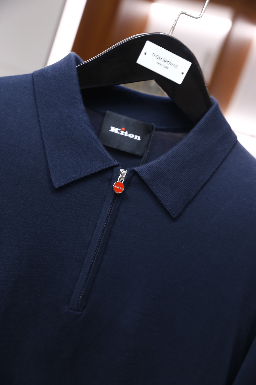 🔥Kiton.25秋季新款！时尚男士长袖针织Polo衫，整体采用细腻的针织面料打造，质感柔软且垂坠感良好