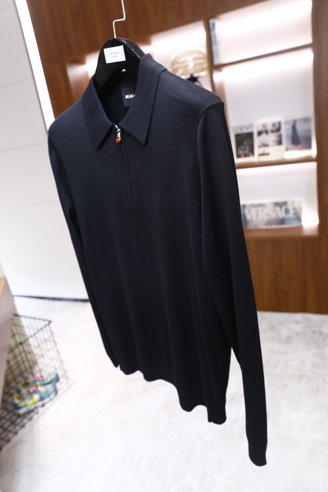 🔥Kiton.25秋季新款！时尚男士长袖针织Polo衫，整体采用细腻的针织面料打造，质感柔软且垂坠感良好