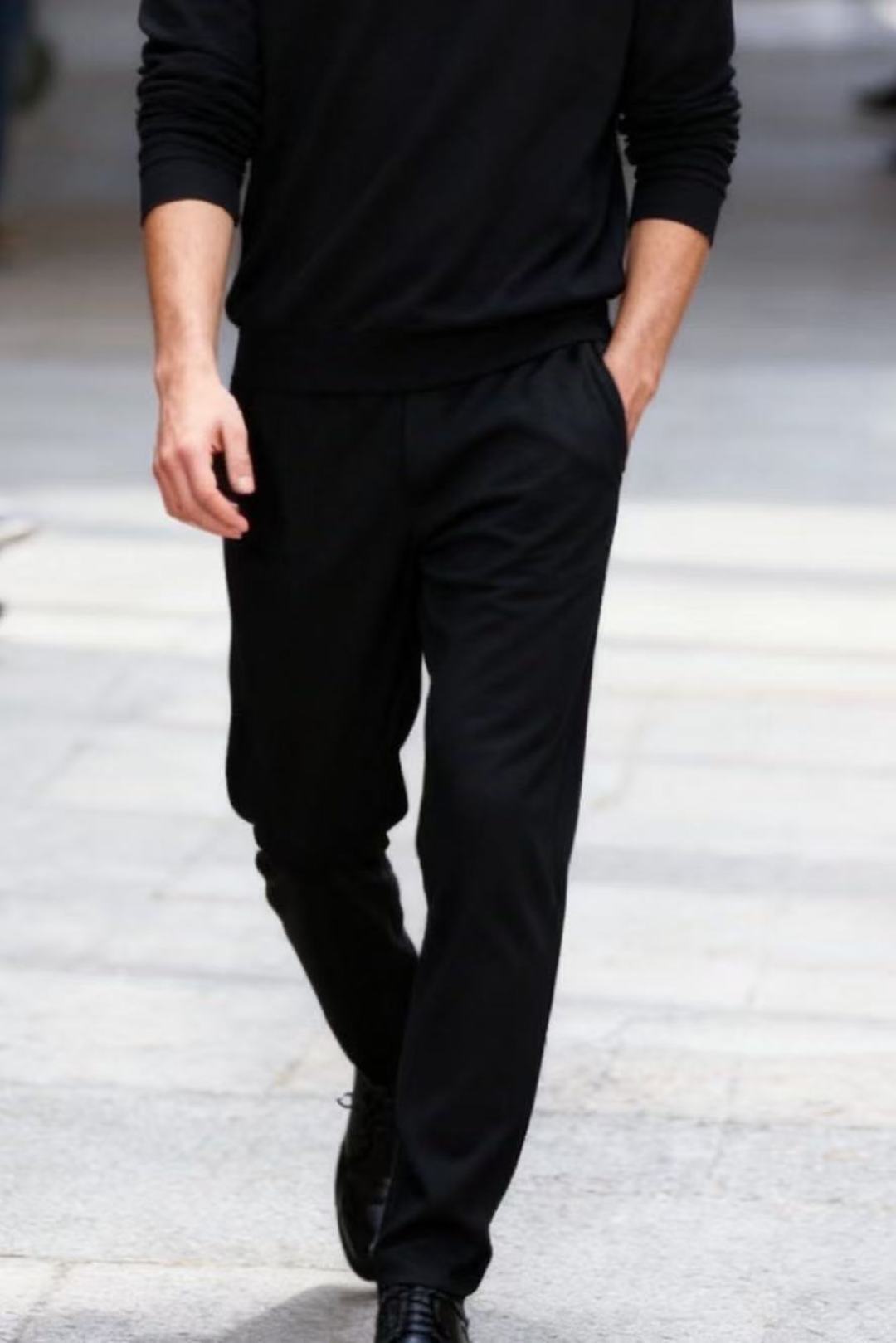 🔥布鲁提.25秋季时尚新品男士休闲裤🆕采用顶级天丝羊毛面料，经典品牌元素设计 上身随意舒服！松紧腰搭配无