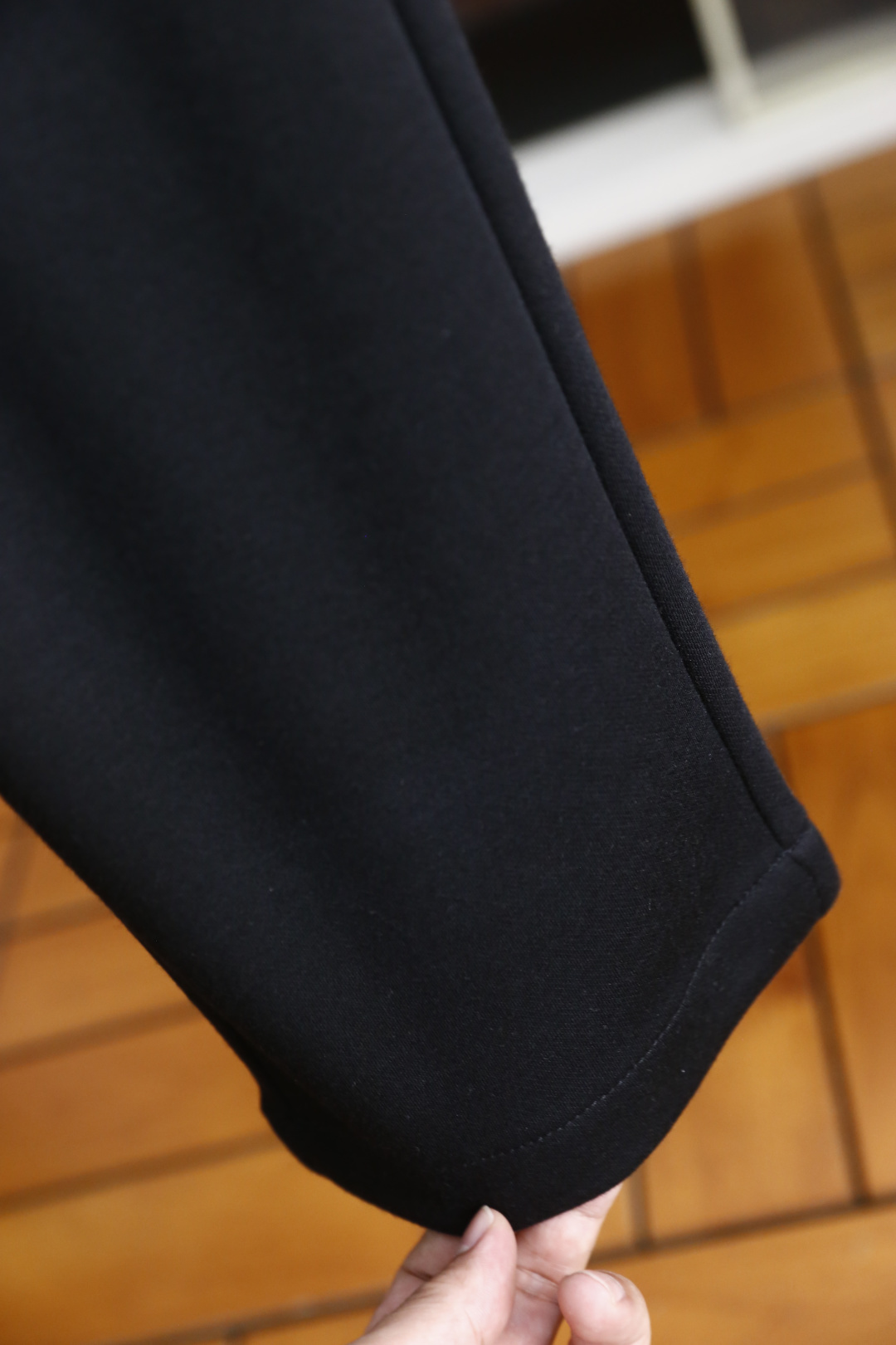 🔥布鲁提.25秋季时尚新品男士休闲裤🆕采用顶级天丝羊毛面料，经典品牌元素设计 上身随意舒服！松紧腰搭配无