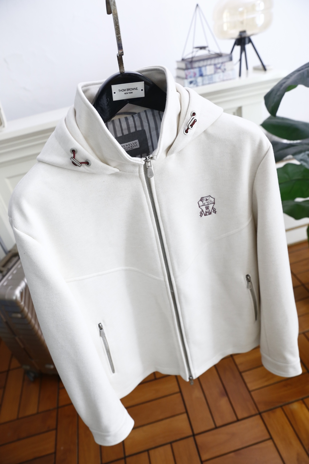 🔥Bc.25秋冬新款！时尚男士连帽拉链外套，整体为宽松合身版型，采用舒适保暖面料结合工艺打造，连帽设计搭