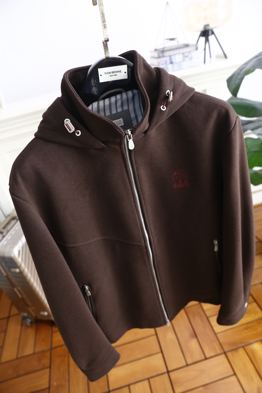 🔥Bc.25秋冬新款！时尚男士连帽拉链外套，整体为宽松合身版型，采用舒适保暖面料结合工艺打造，连帽设计搭