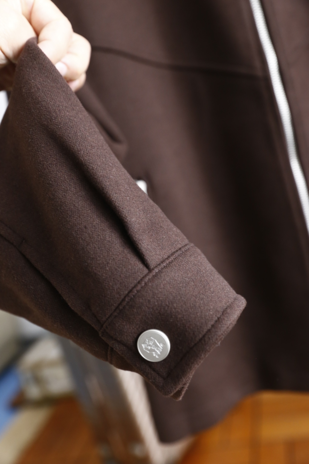 🔥Bc.25秋冬新款！时尚男士连帽拉链外套，整体为宽松合身版型，采用舒适保暖面料结合工艺打造，连帽设计搭