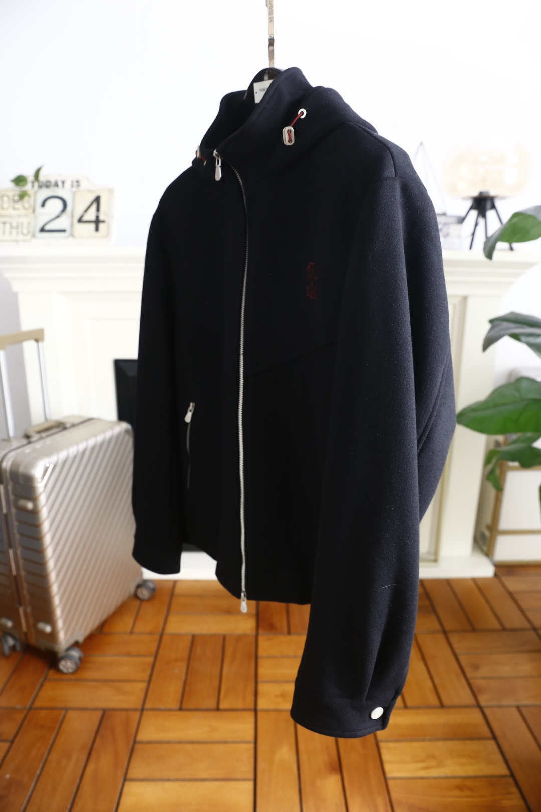 🔥Bc.25秋冬新款！时尚男士连帽拉链外套，整体为宽松合身版型，采用舒适保暖面料结合工艺打造，连帽设计搭
