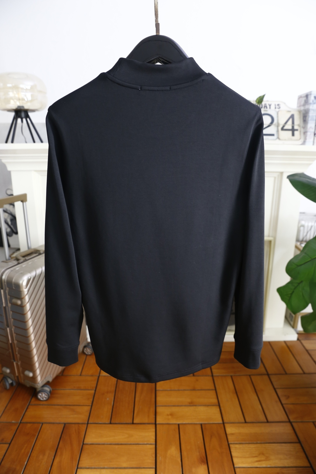 🔥lP🆕.25秋冬新款！时尚男士百搭半高领长袖上衣，采用莫代尔精梳棉羊毛混纺面料👍胸前品牌精致绣花字母L