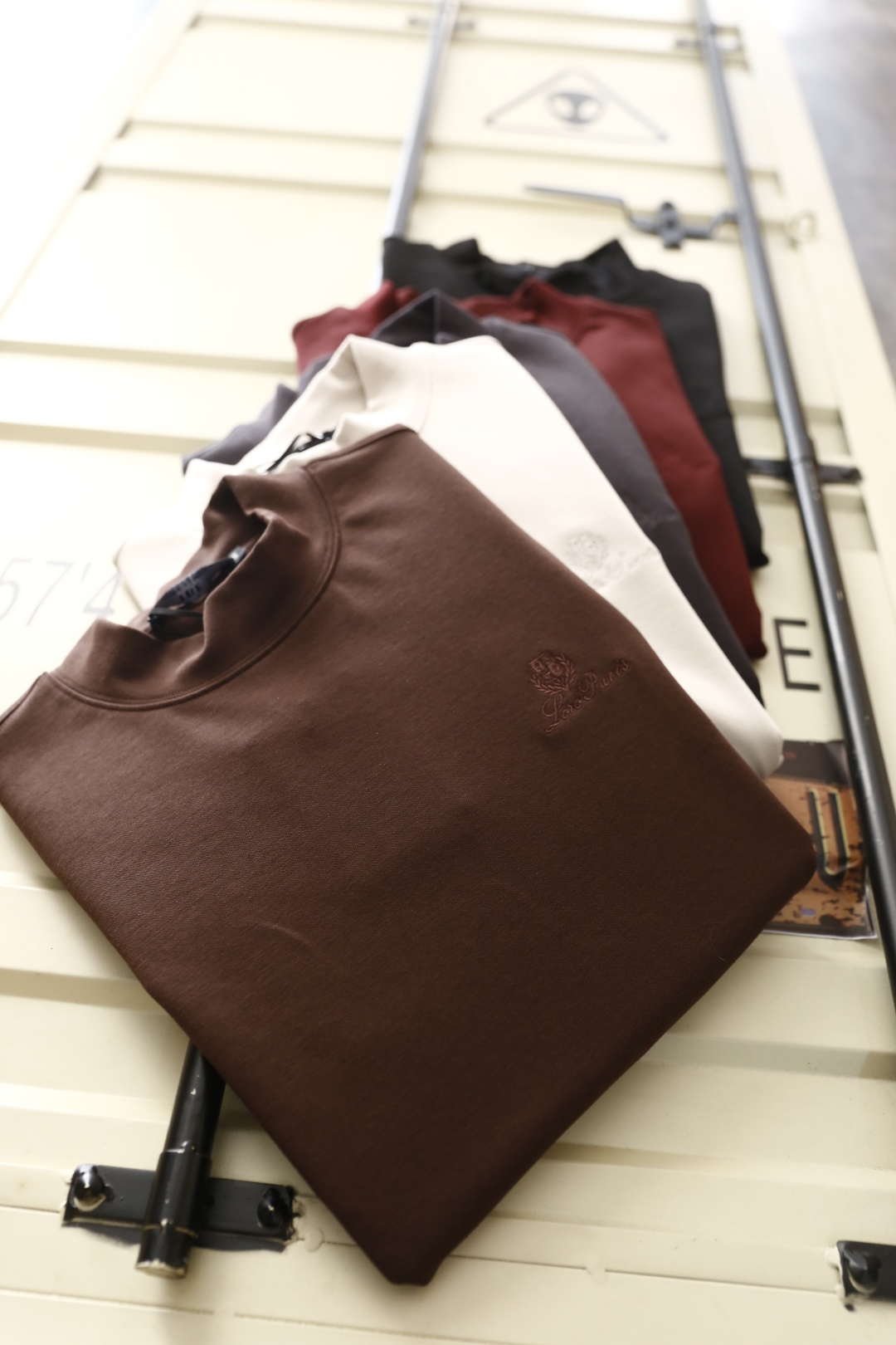 🔥lP🆕.25秋冬新款！时尚男士百搭半高领长袖上衣，采用莫代尔精梳棉羊毛混纺面料👍胸前品牌精致绣花字母L