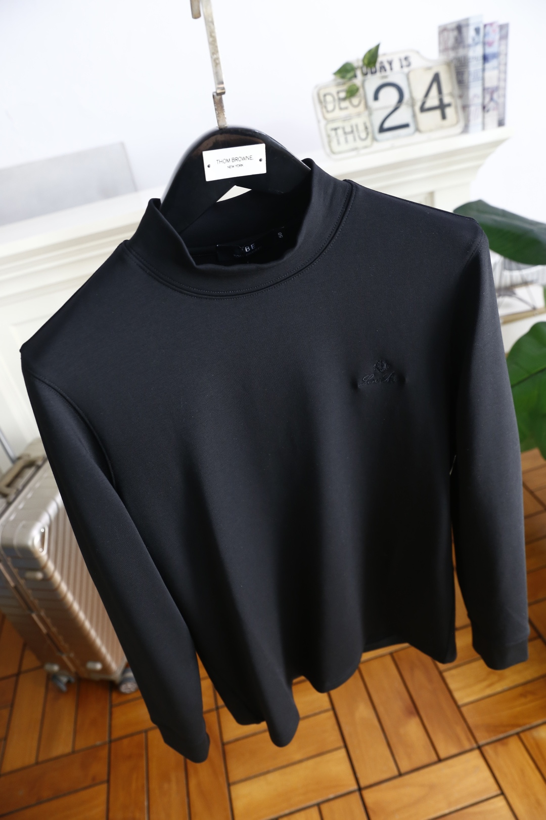 🔥lP🆕.25秋冬新款！时尚男士百搭半高领长袖上衣，采用莫代尔精梳棉羊毛混纺面料👍胸前品牌精致绣花字母L