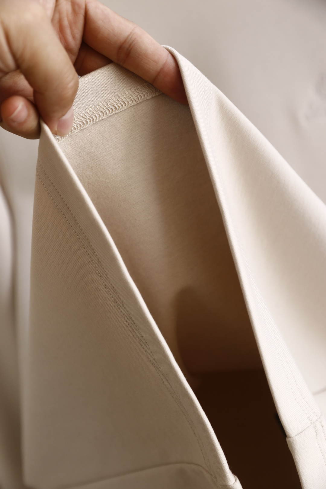 🔥lP🆕.25秋冬新款！时尚男士百搭半高领长袖上衣，采用莫代尔精梳棉羊毛混纺面料👍胸前品牌精致绣花字母L