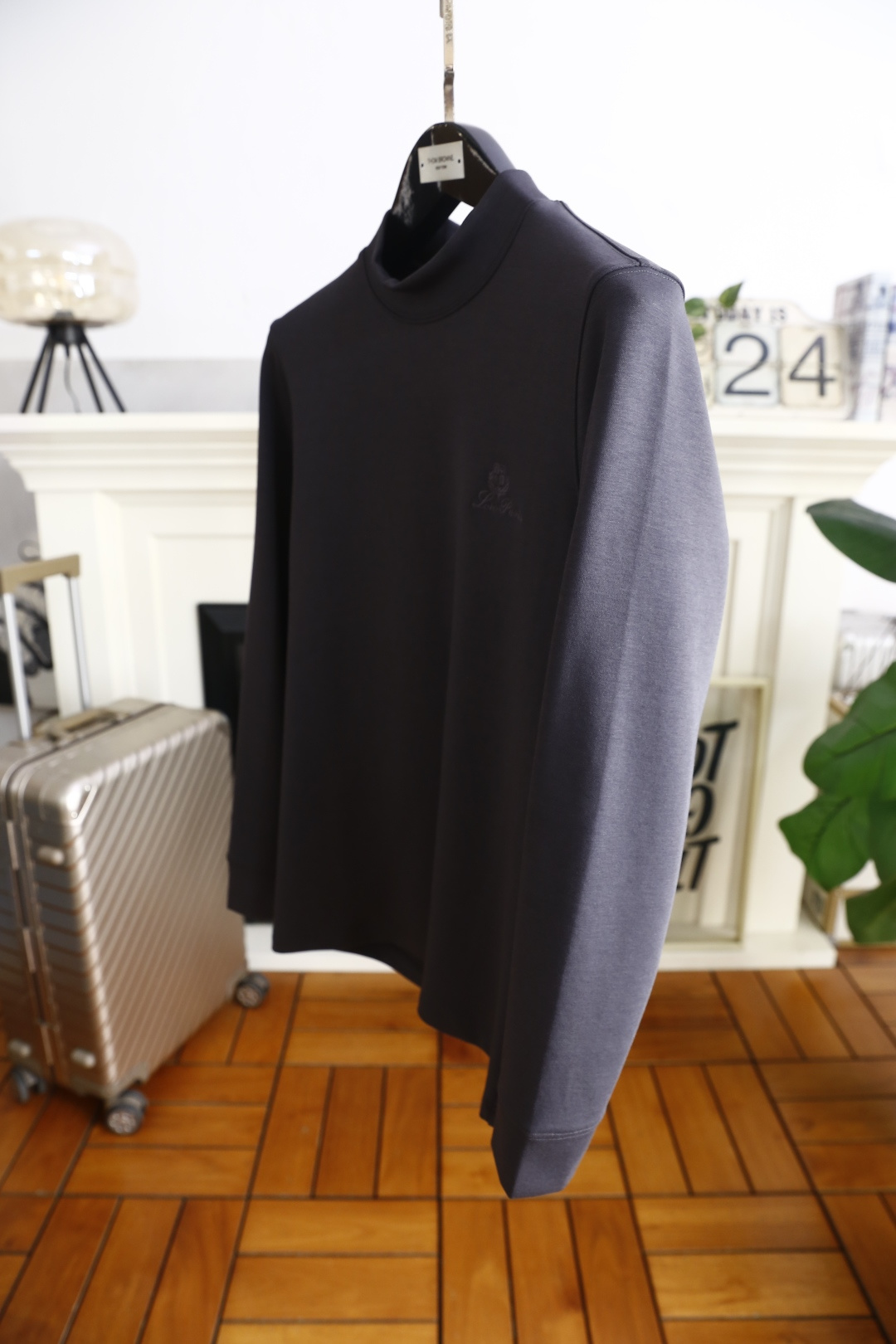 🔥lP🆕.25秋冬新款！时尚男士百搭半高领长袖上衣，采用莫代尔精梳棉羊毛混纺面料👍胸前品牌精致绣花字母L
